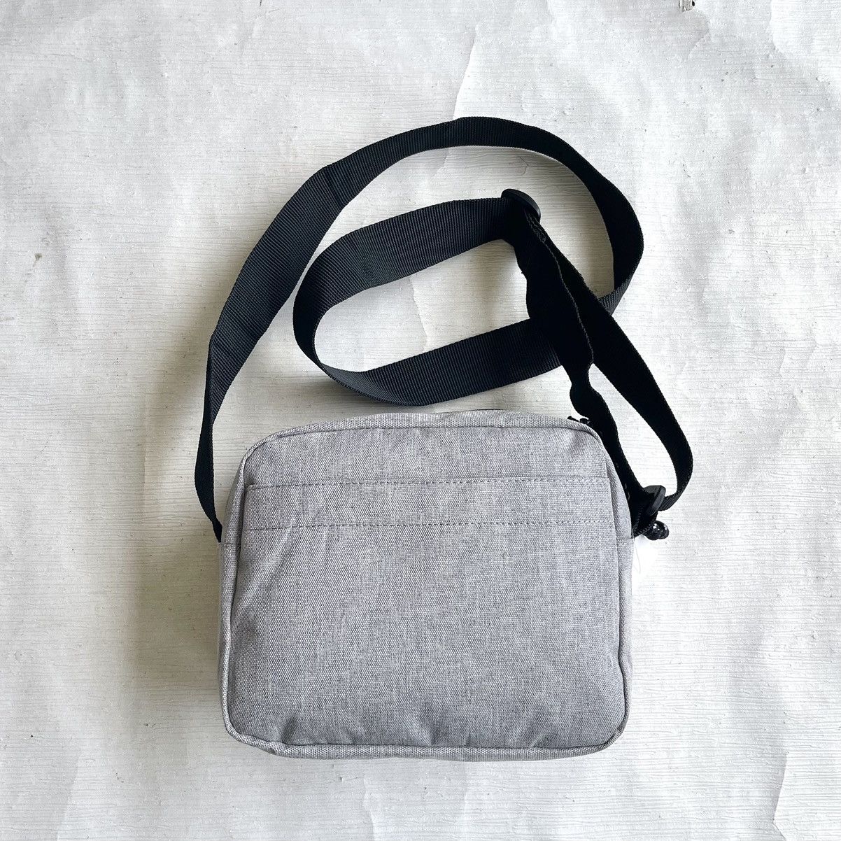 Champion 🔥 STREETWEAR CHAMPION MULTI-POCKET CROSSBODY Size ONE SIZE - 9 Thumbnail
