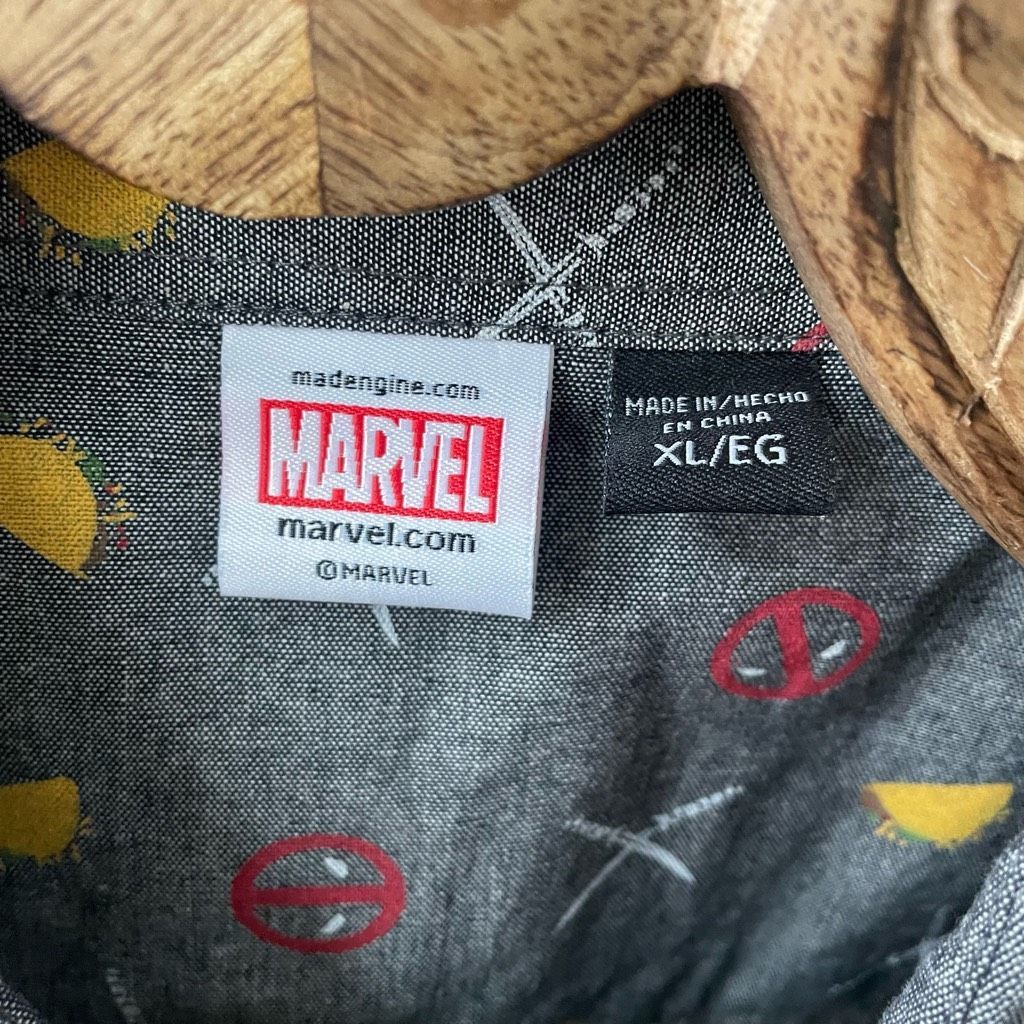 Marvel Comics NWT Hot Topic Marvel Deadpool Taco Party Woven Short Sleeve Size US XL / EU 56 / 4 - 6 Thumbnail