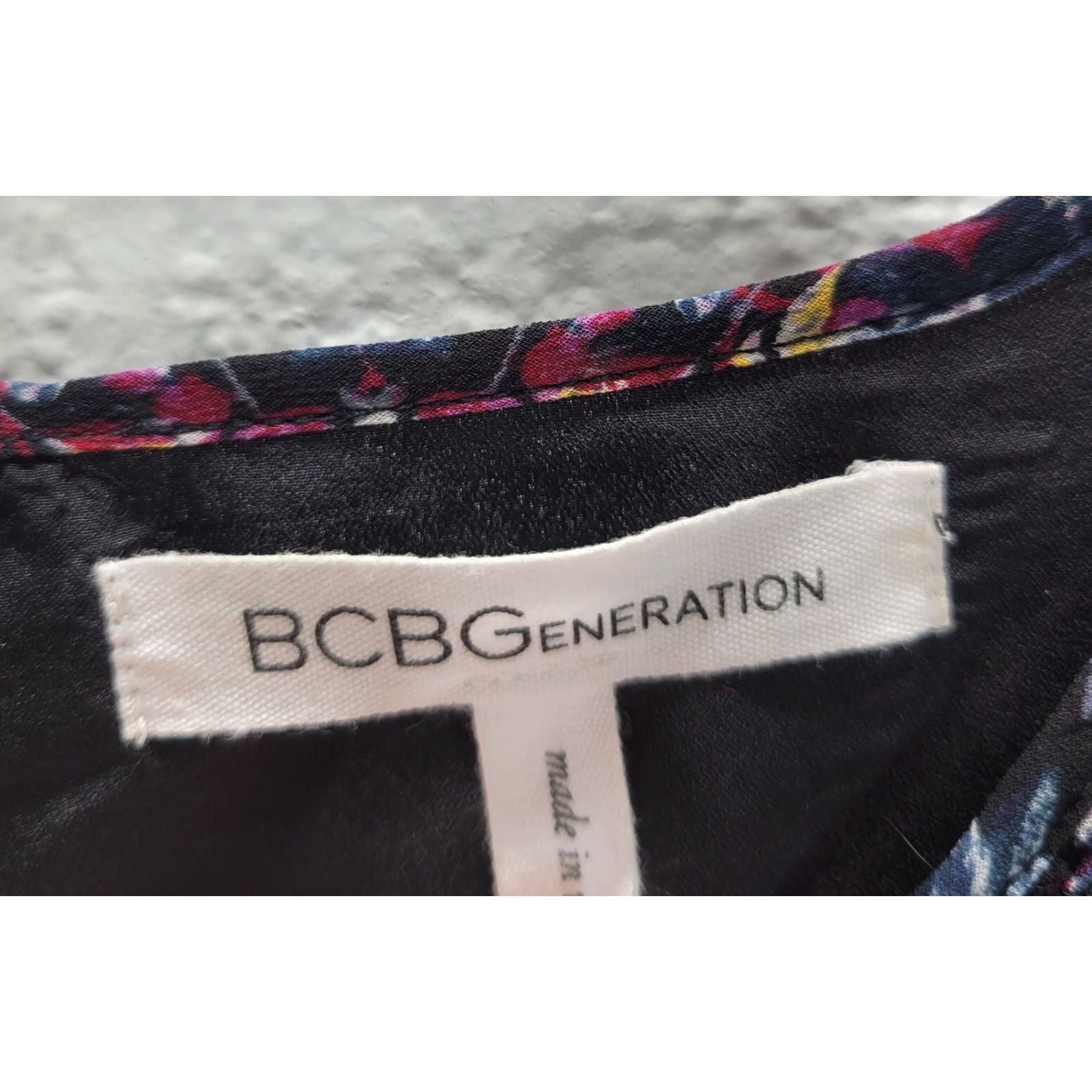 BCBGeneration BCBGGeneration Shift Dress Smocked Floral Long Sleeve Black Sz S Womens Dress Size S / US 4 / IT 40 - 3 Thumbnail