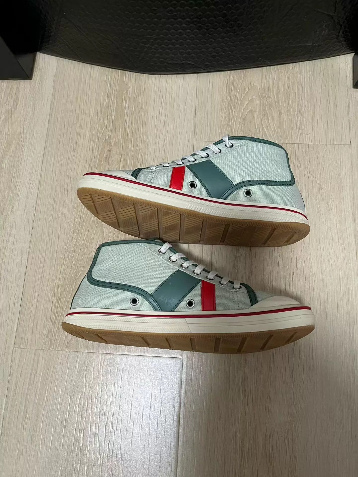 Bottega Veneta BOTTEGA VENETA Eliot Lt. Green LeatherCanvas 36 Worn Once Box Size US 5.5 / IT 35.5 - 5 Thumbnail