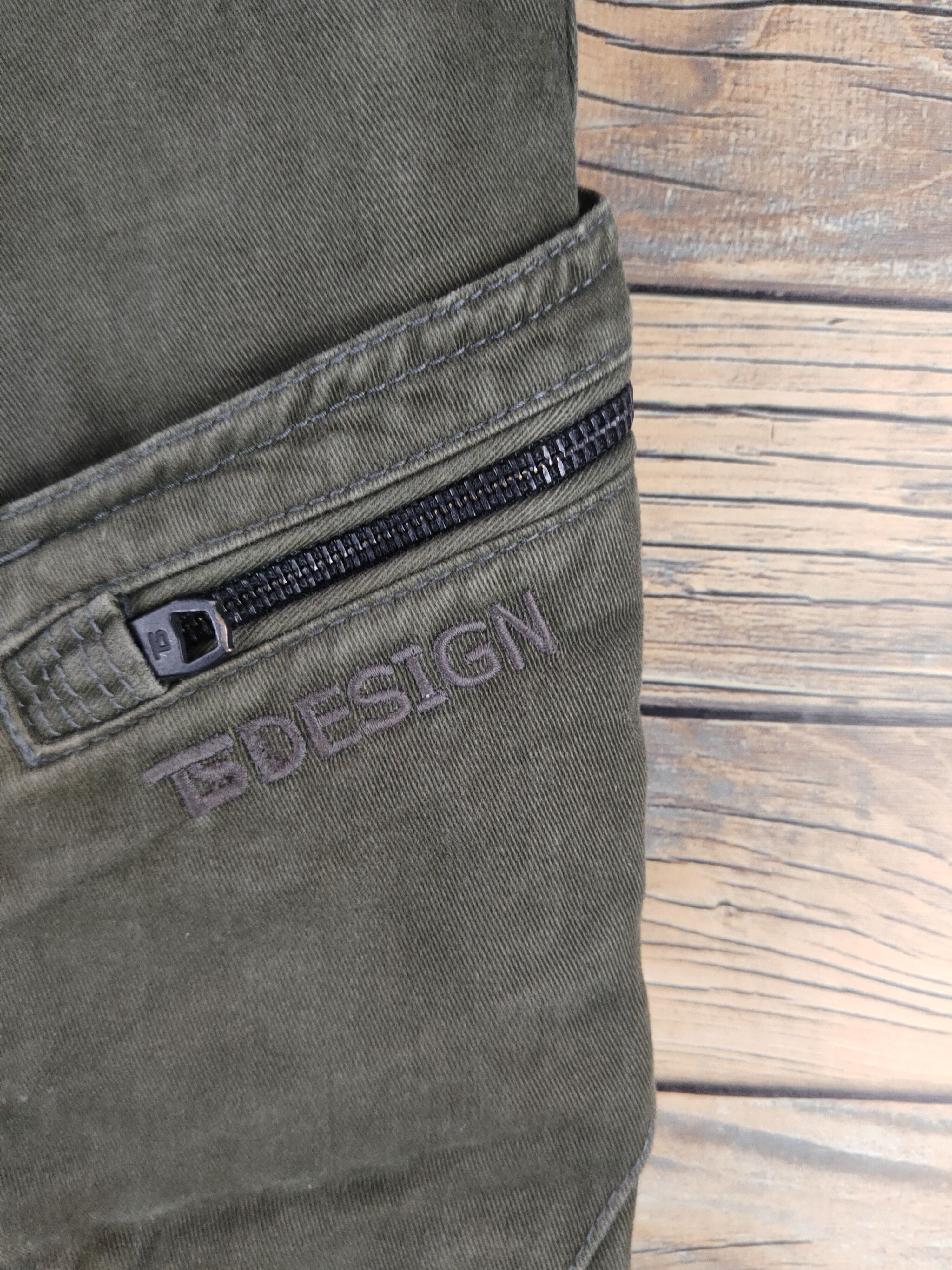 Japanese Brand DL TS Design Dark Olive Multipocket Cargo Pants #46-277T Size US 33 - 6 Thumbnail