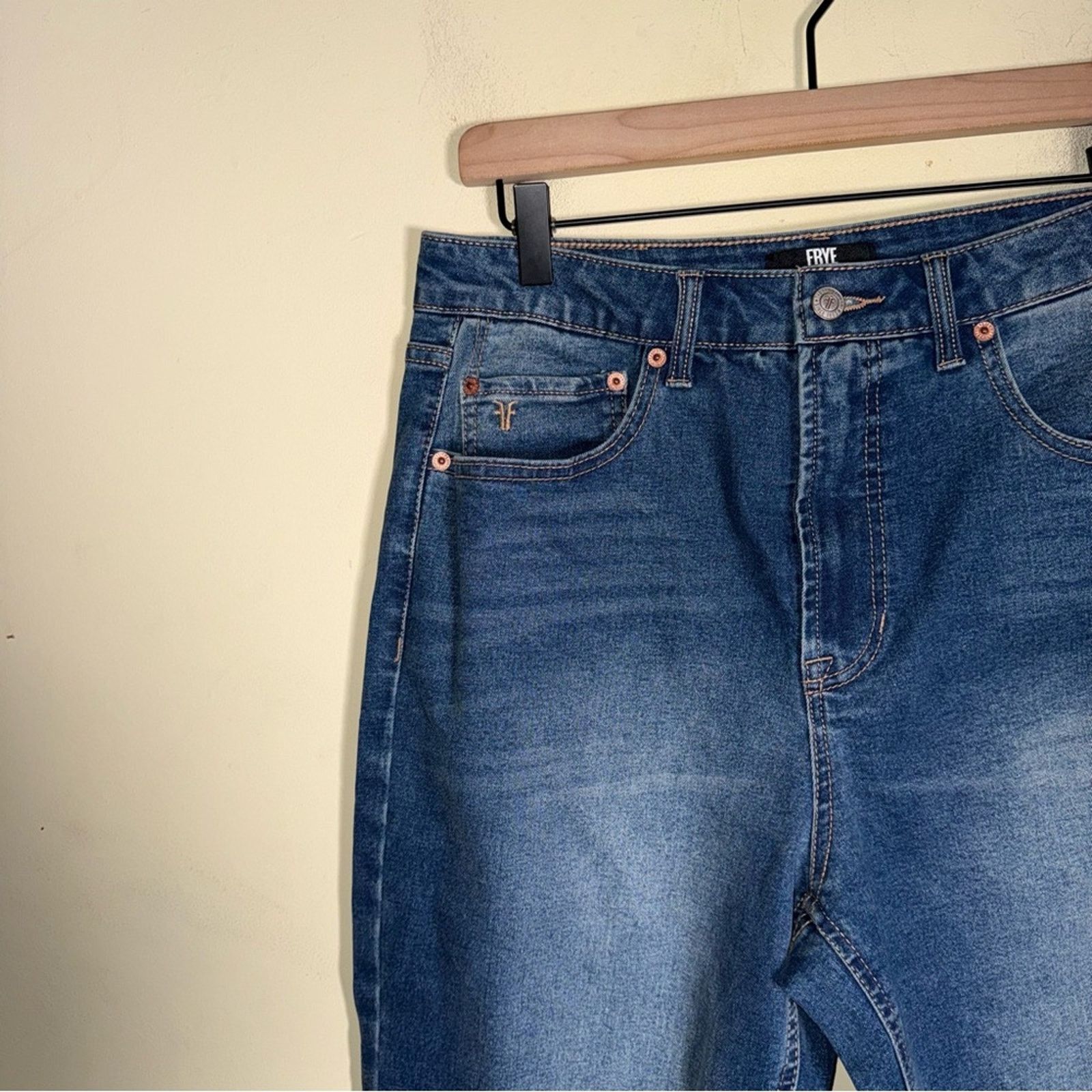 Frye FRYE high waited classic denim mom jeans 8 Size 30" / US 8 / IT 44 - 4 Thumbnail