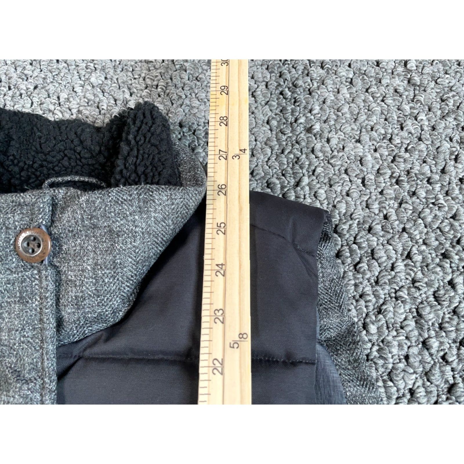 Vintage Woolrich Vest Puffer Wool Loft Insulated Zip Woolrich Women's Medium Gray Black Stand-Up Collar Pockets Lined Nylon Polyester 90s Outdoor Casual Mens? Size M / US 6-8 / IT 42-44 - 7 Thumbnail