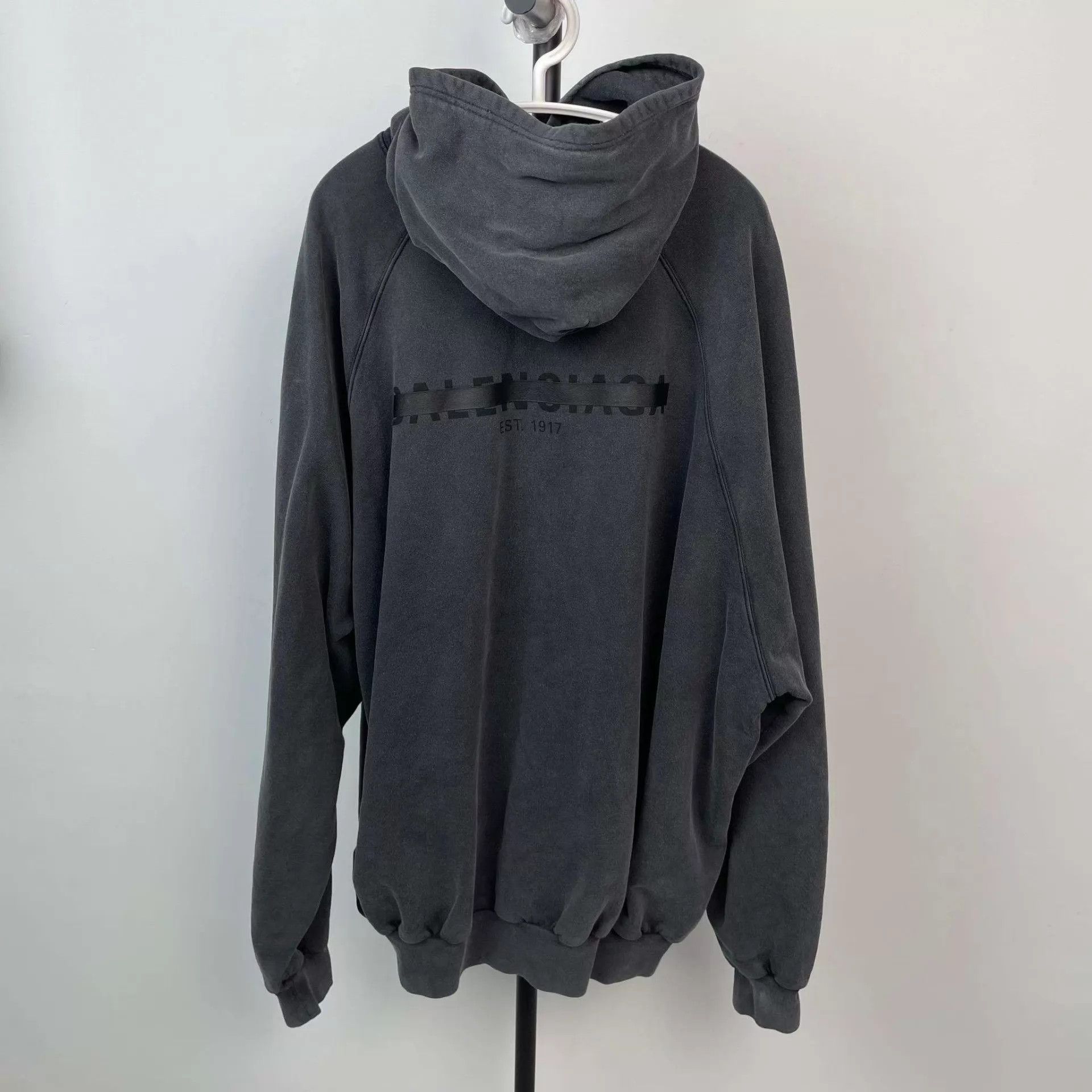 Balenciaga Balenciaga Gray Hoodie US2 260206ZZLVB05 Size US M / EU 48-50 / 2 - 2 Thumbnail
