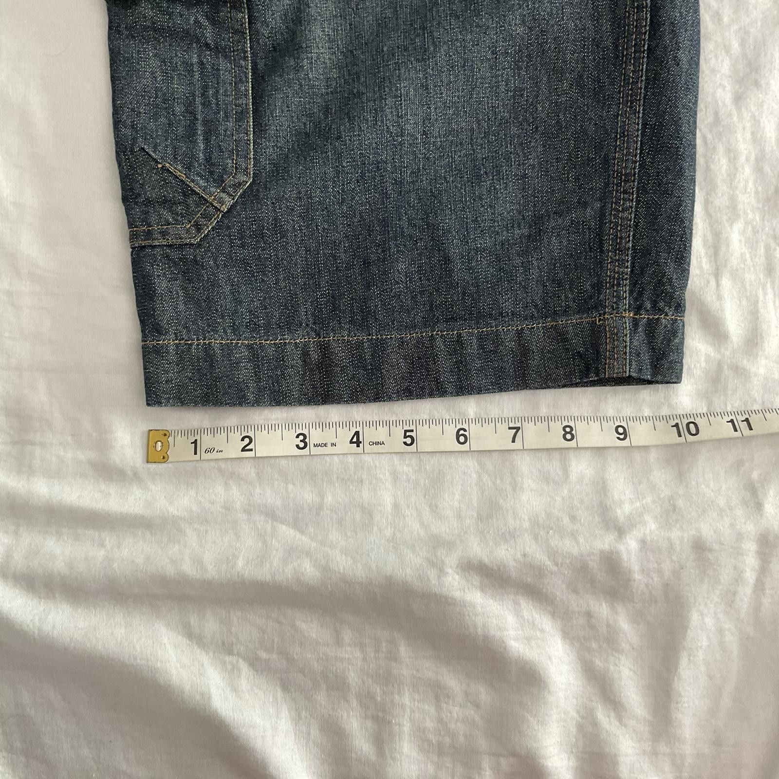 Duluth Trading Company duluth trading womens dark wash long baggy cargo jean shorts Size 30" / US 8 / IT 44 - 3 Thumbnail