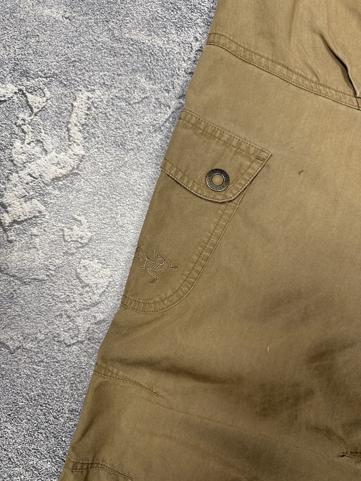 Arc'teryx Arcteryx cargo pants sz 10 Size 32" / US 10 / IT 46 - 3 Thumbnail