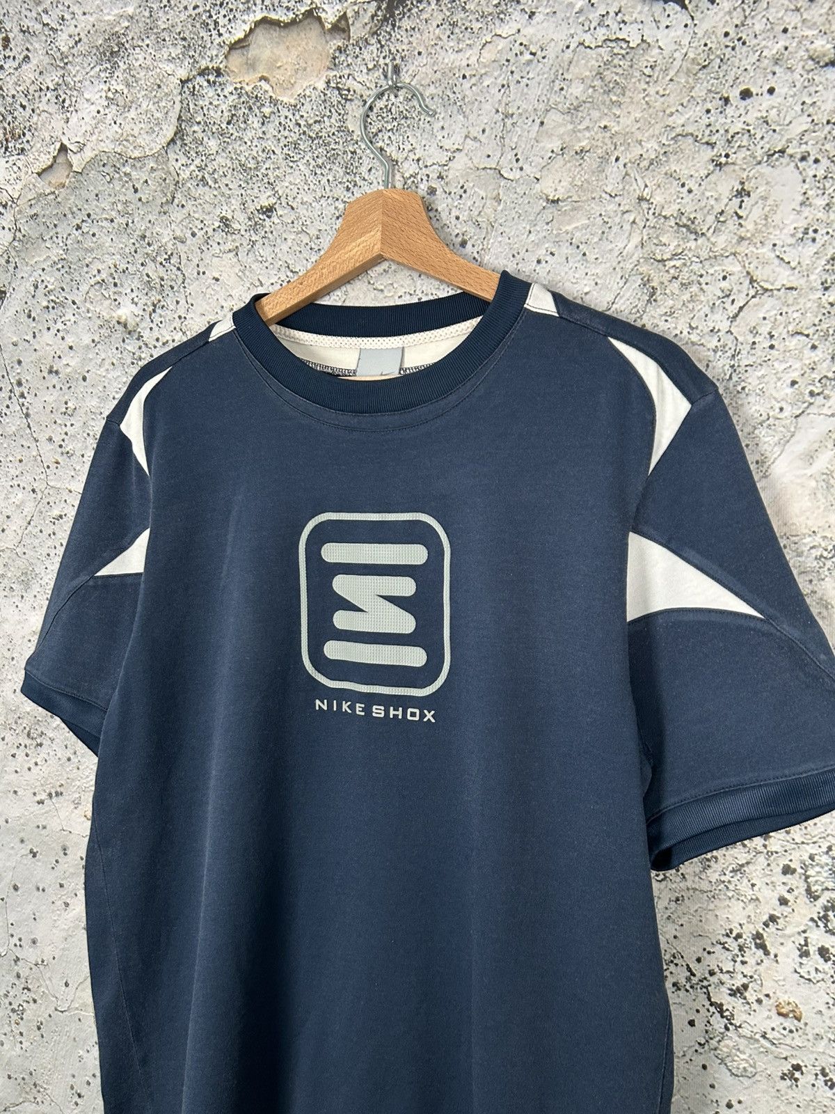 Nike Vintage Nike Shox Streetwear Tee Sportswear Hype 90s Y2K Size US L / EU 52-54 / 3 - 2 Thumbnail