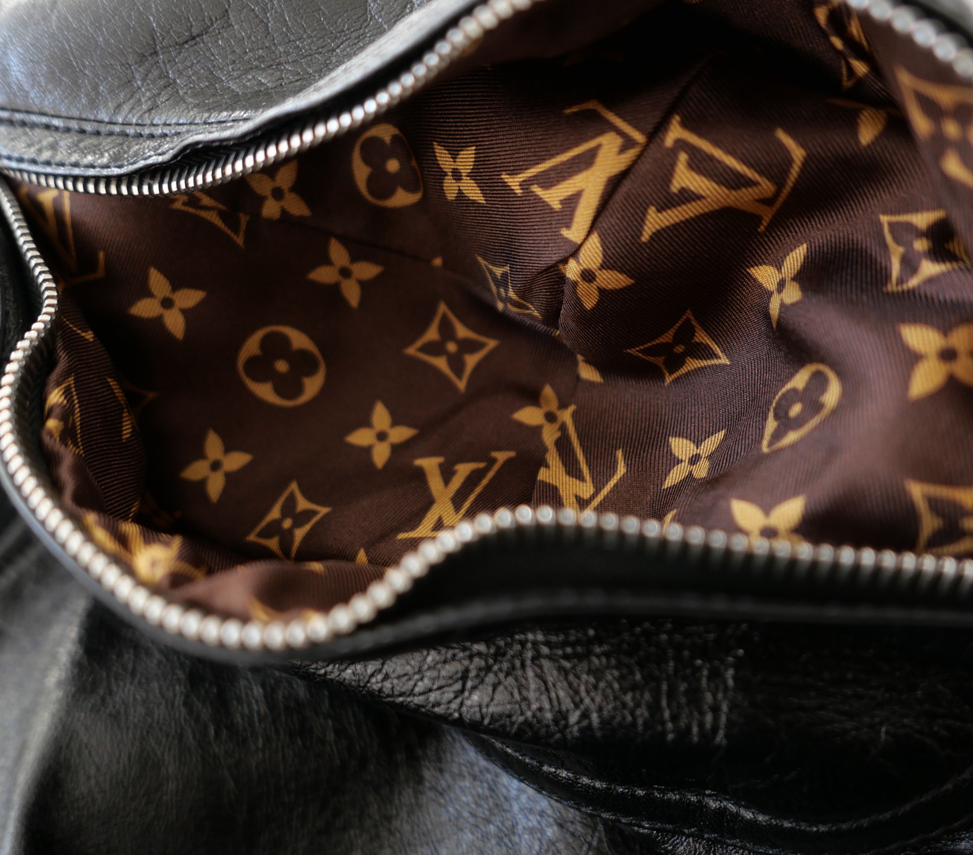 Louis Vuitton Louis Vuitton Monogram Lined Leather Bomber Jacket Size XS / US 0-2 / IT 36-38 - 9 Thumbnail