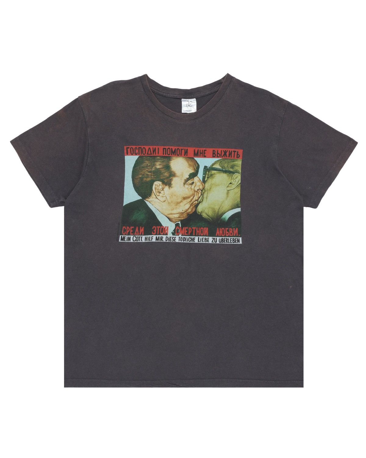 Vintage Vintage Cold War “Deadly Love” Kiss (Berlin Wall Inspired) Size US M / EU 48-50 / 2 - 1 Thumbnail