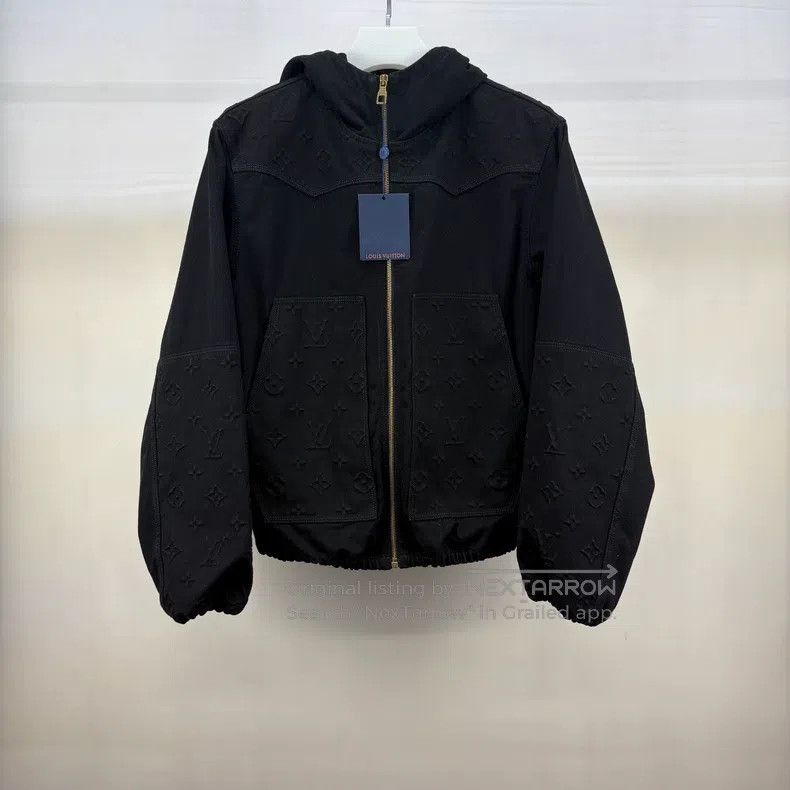 Louis Vuitton Louis Vuitton Embossed full logo logging black jacket Size US S / EU 44-46 / 1 - 1 Thumbnail