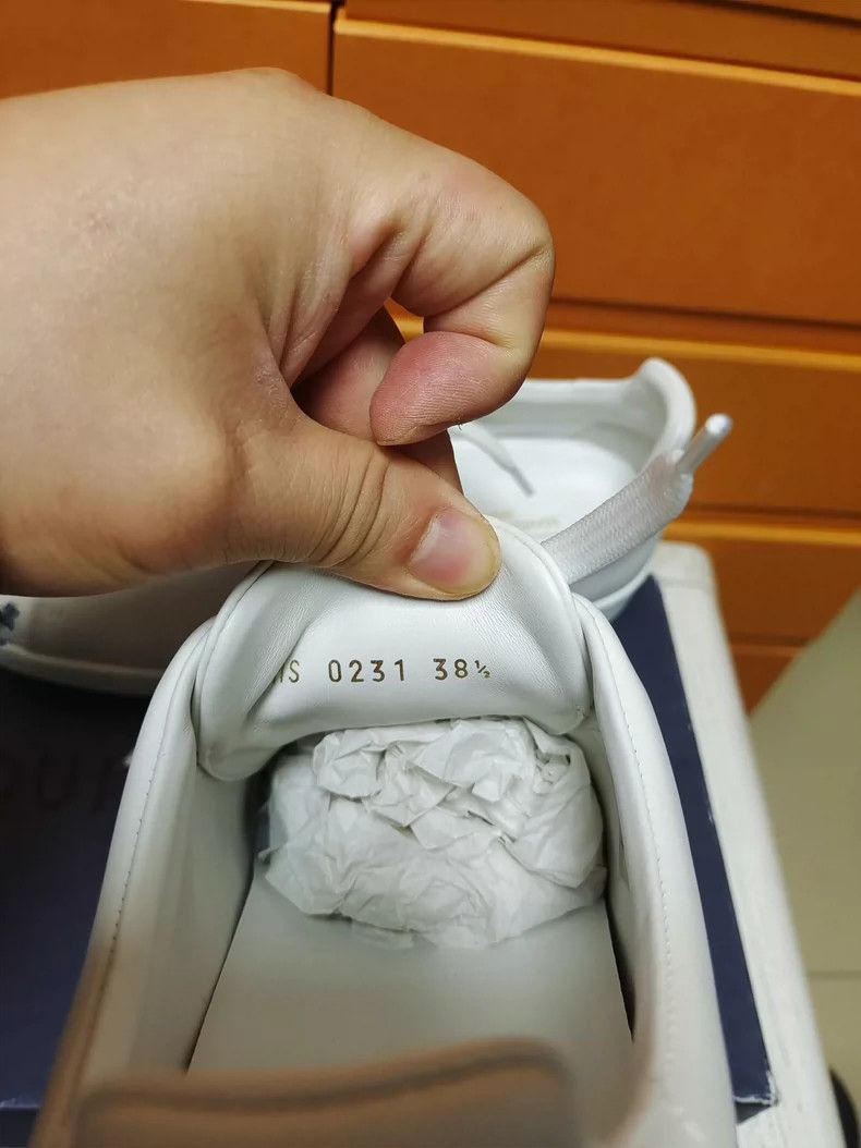 Louis Vuitton Women's White Louis Vuitton Lace-up Sneakers-2507 Size US 7 / IT 37 - 7 Thumbnail