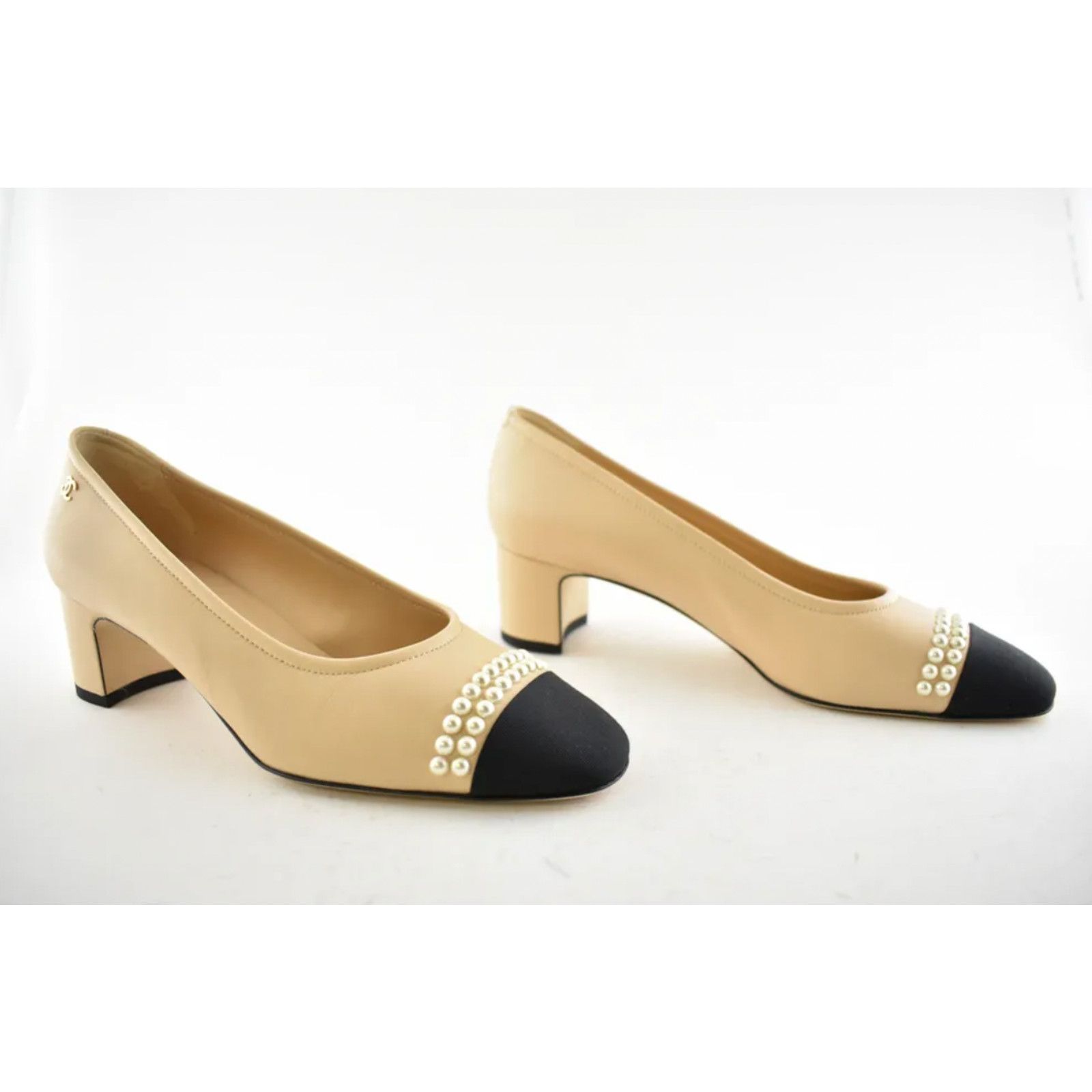 Chanel 20P Lambskin Leather CC Pearl Sandal Low Block Heel Pump 37 Size US 7 / IT 37 - 2 Thumbnail