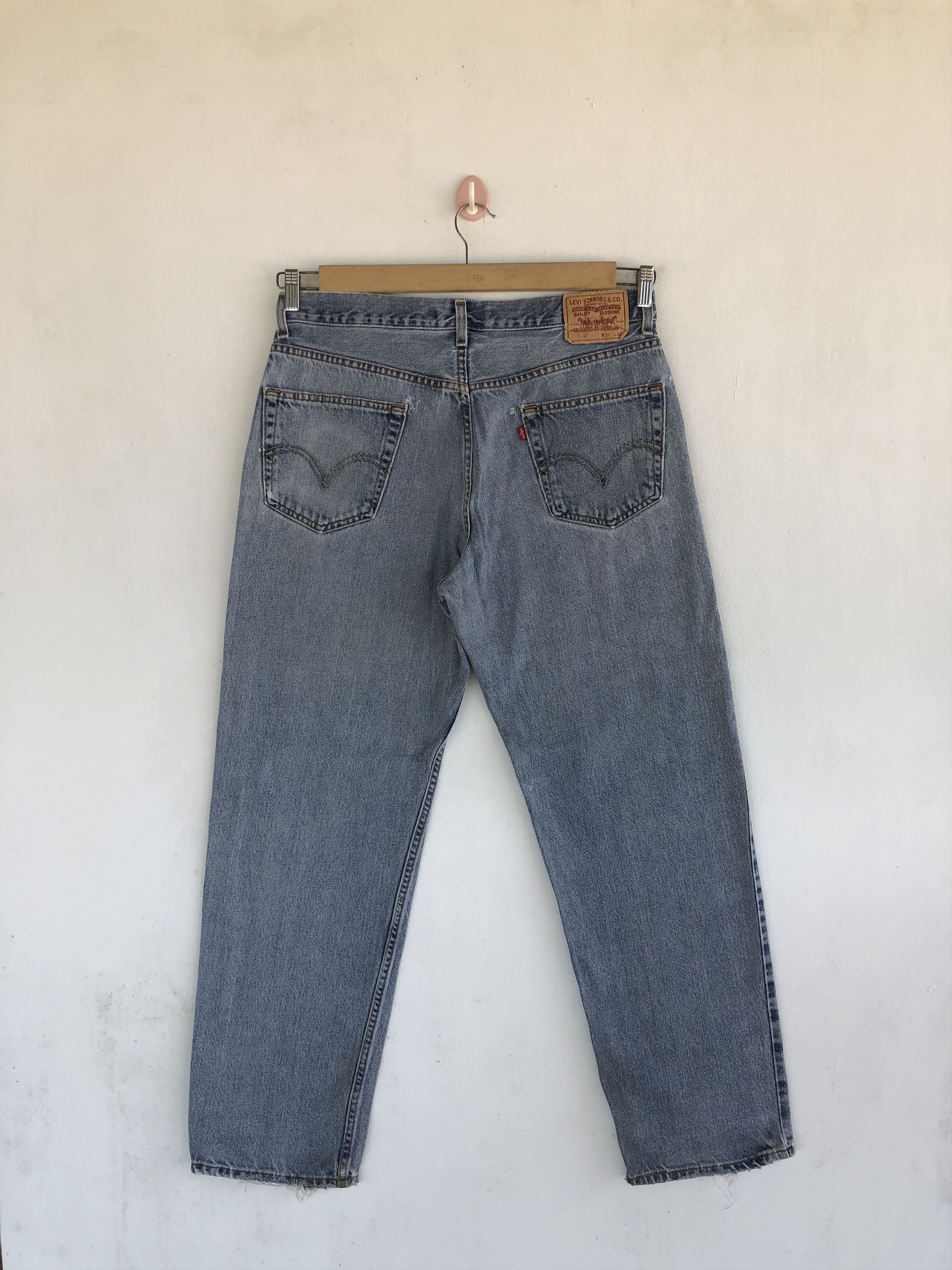 Levi's Vintage Levis Sun Faded Jeans Levi's 550 Light Wash Denim Size US 32 / EU 48 - 2 Thumbnail