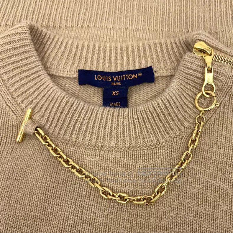 Louis Vuitton Louis Vuitton 24 Brown Chain Logo Embroidered Cashmere Cre Size US XS / EU 42 / 0 - 5 Thumbnail