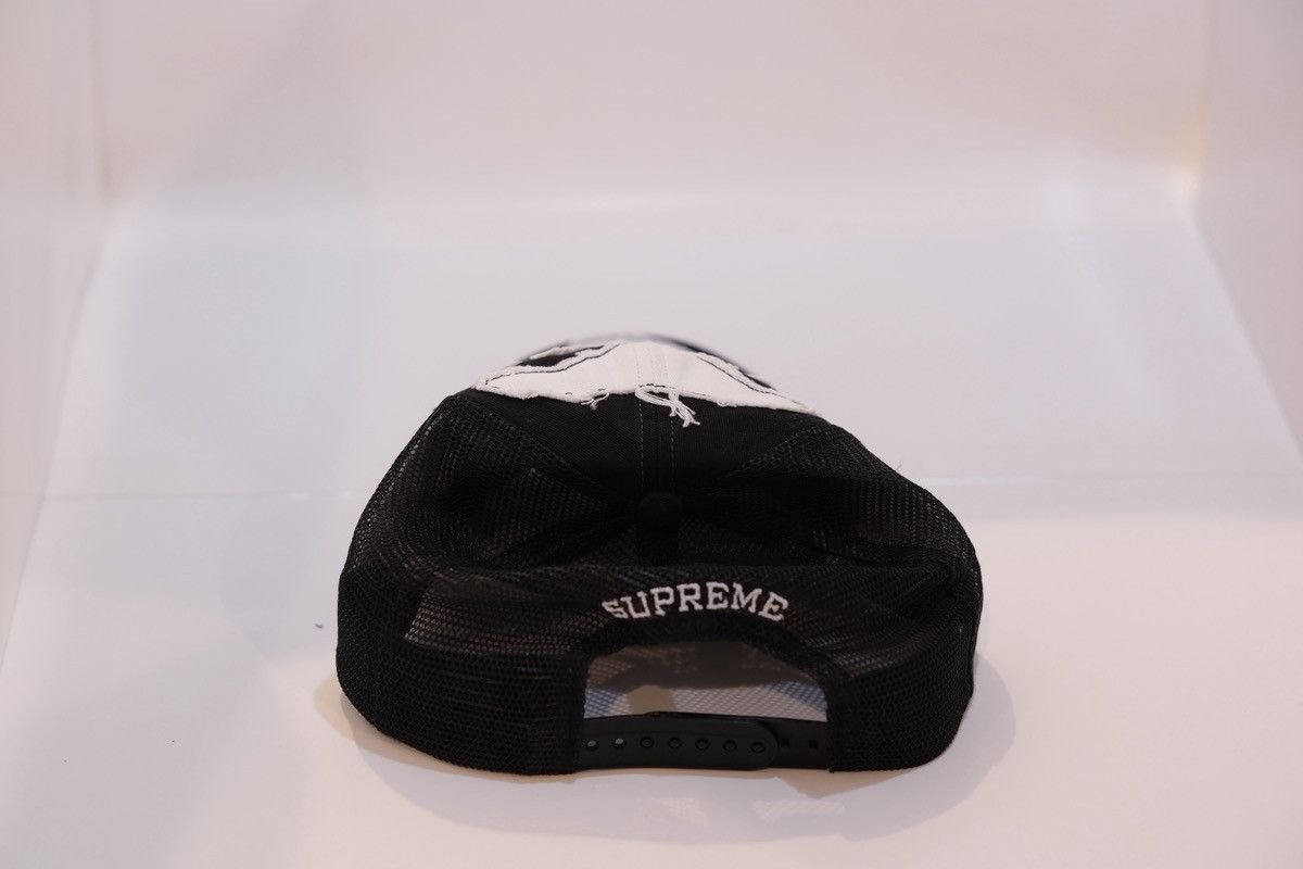 Misfits × Supreme In HAND SUPREME x Misfits hat SS26 - Black - White Size ONE SIZE - 6 Thumbnail