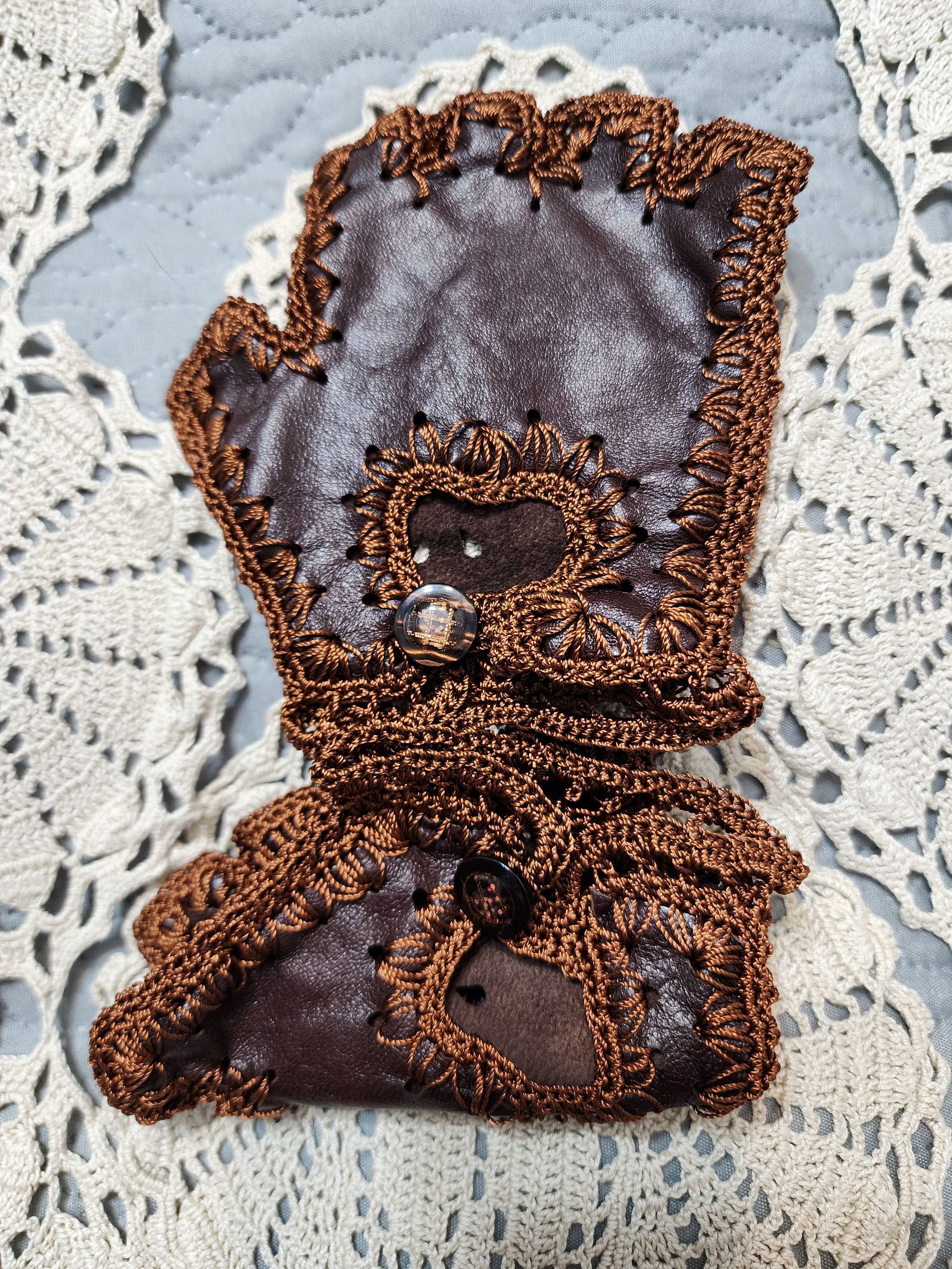 Handmade Women's leather fingerless gloves, handmade. Size ONE SIZE - 4 Thumbnail