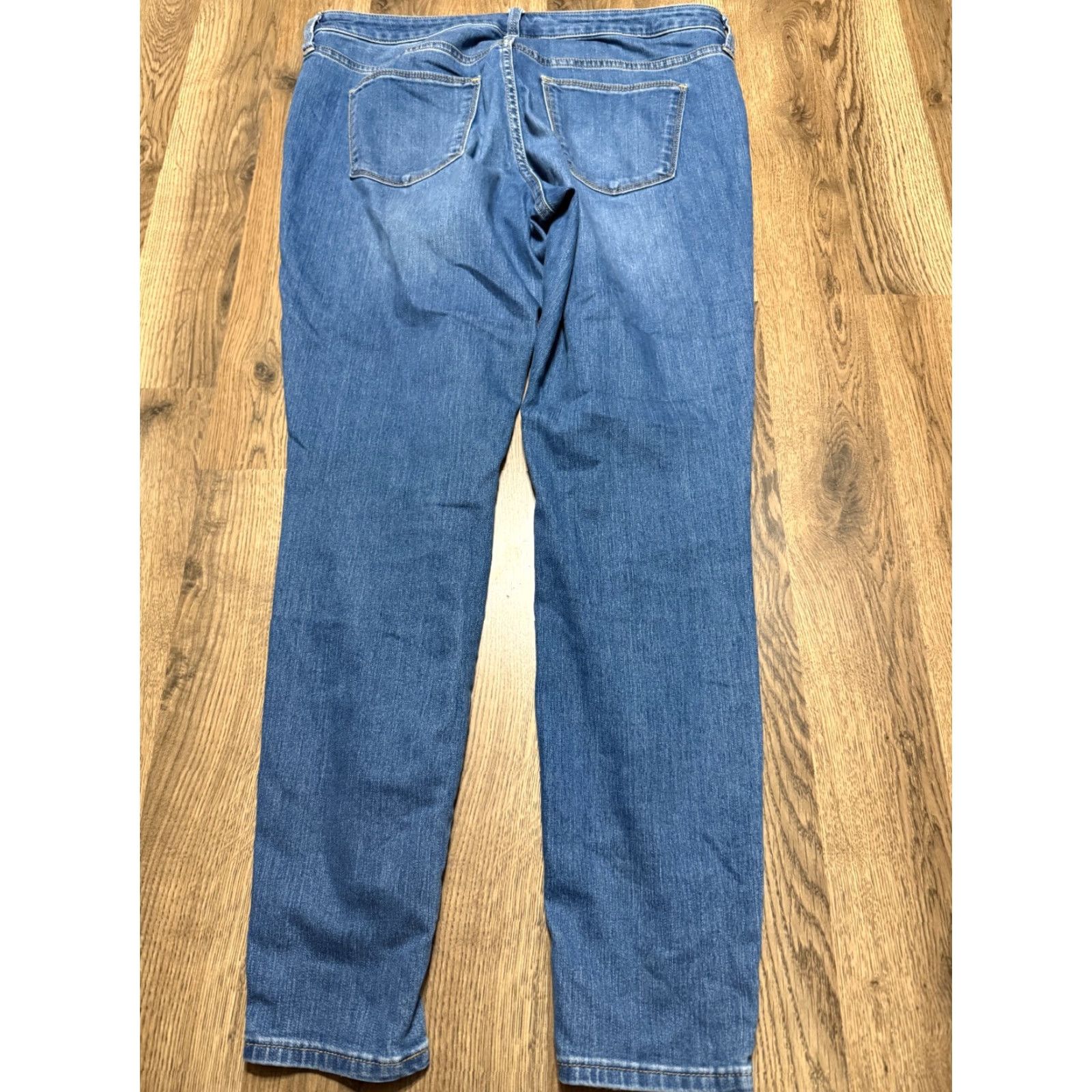 Vintage Universal Thread Jeans Women's 14/32L Blue Mid Rise Jeggings 38" Length Regular 5-Pocket Denim Stretch Vintage: No Mens Womens Boys Girls Size 36" / US 14 / IT 50 - 2 Thumbnail