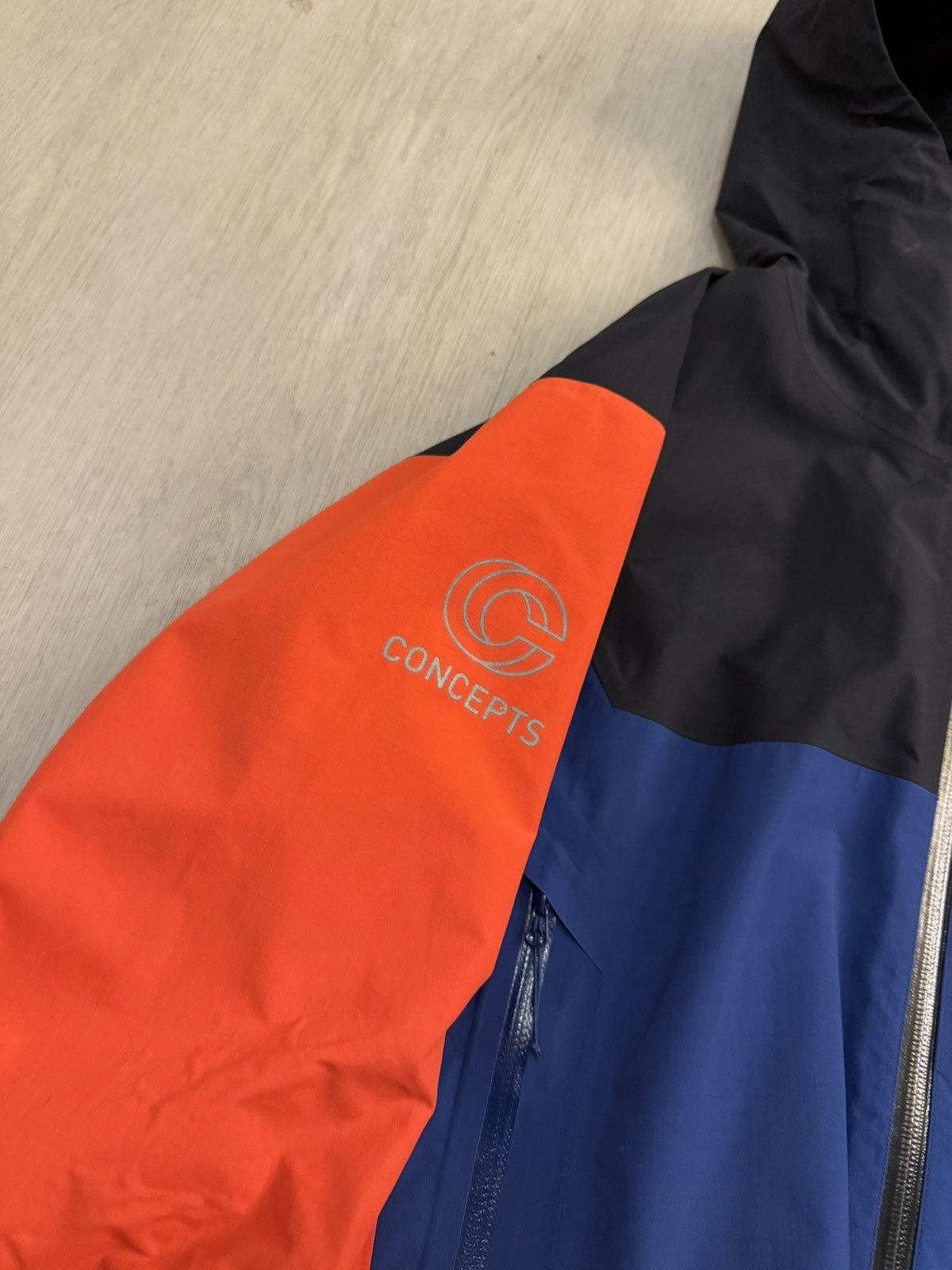 Arc'teryx × CNCPTS Concepts x Arc’teryx Beta SL Rainbow Colorblock Jacket Shell Size US M / EU 48-50 / 2 - 3 Thumbnail