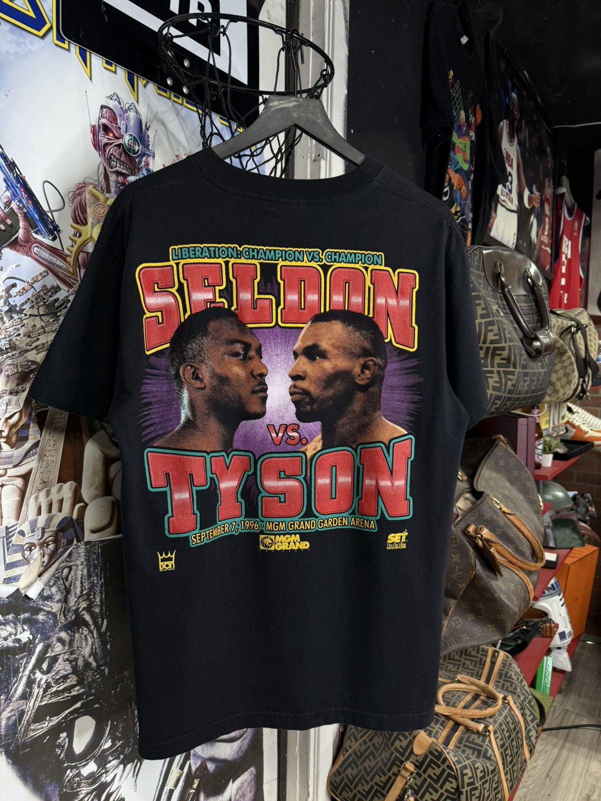 Vintage Vintage Mike Tyson MGM Boxing T-Shirt Adult Size Large Size US L / EU 52-54 / 3 - 9 Thumbnail