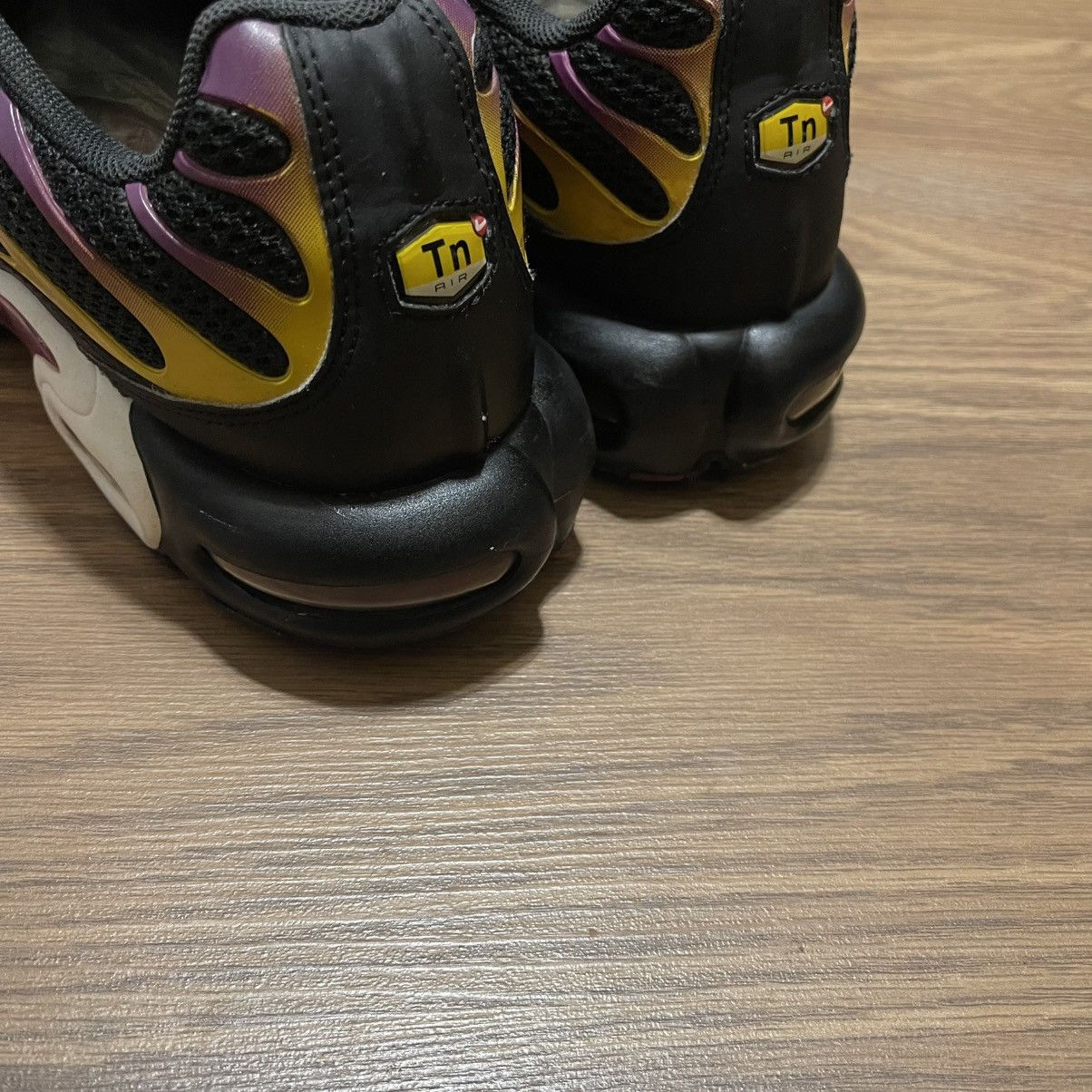 Nike Nike Air Max Plus Black Berry Gold Lakers Size US 11.5 / EU 44-45 - 7 Thumbnail