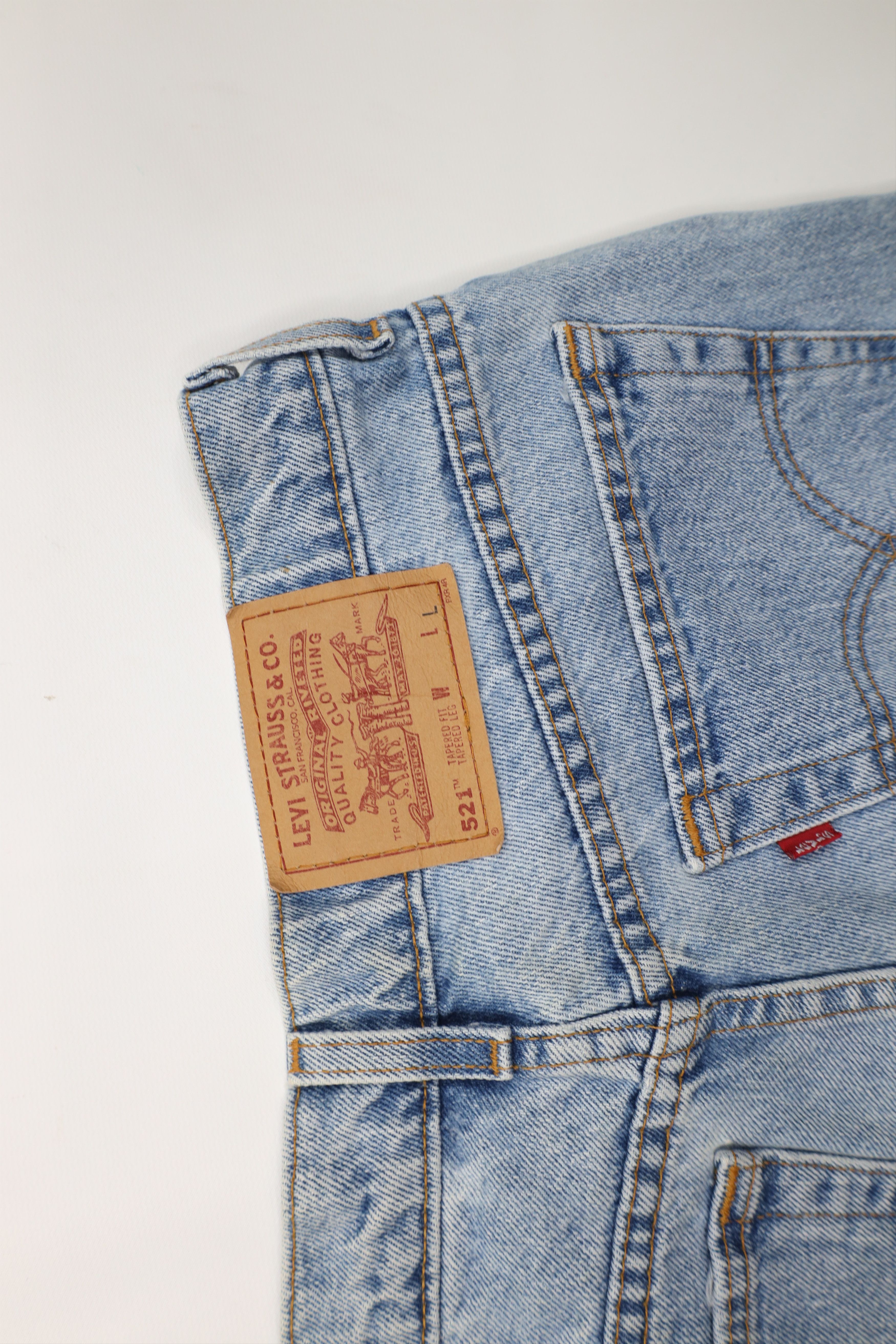 Levi's Vintage 90s Levis 521 Tapered Leg Fit Denim Jeans Blue Size US 32 / EU 48 - 14 Thumbnail