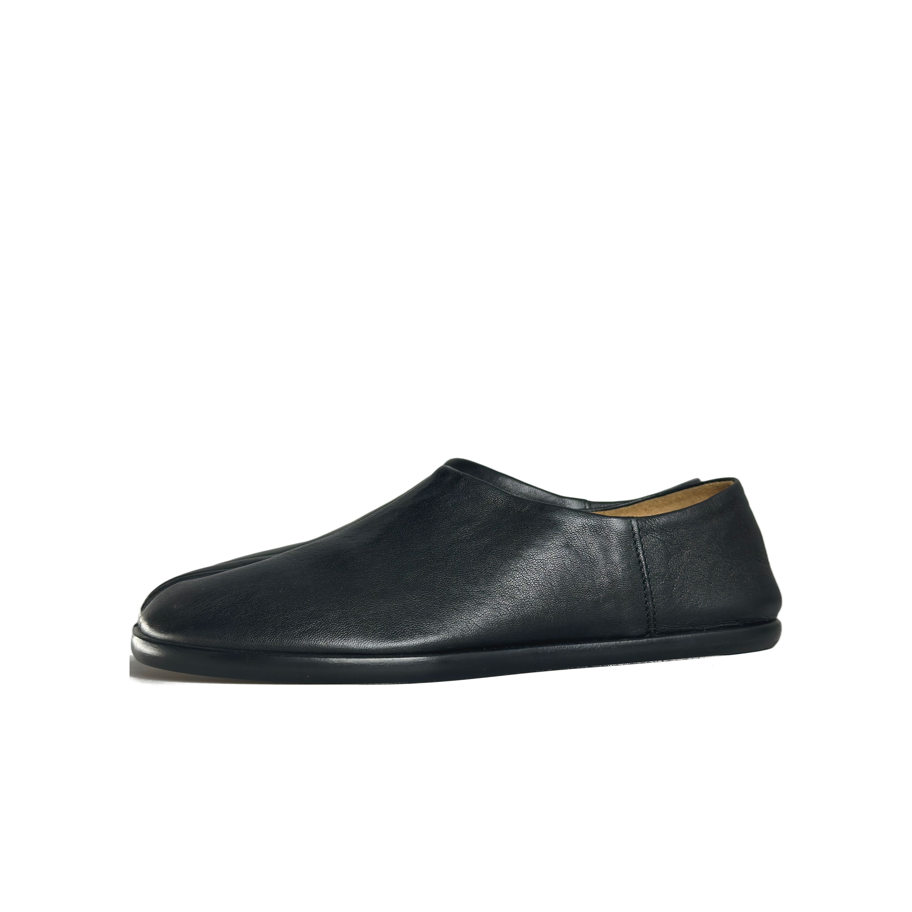 Maison Margiela Maison Margiela Black Leather Tabi Flats 37 Size US 7 / IT 37 - 1 Thumbnail