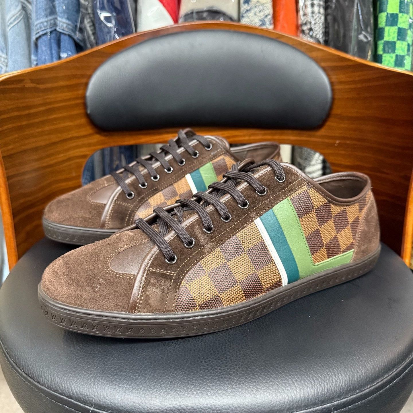 Louis Vuitton Louis Vuitton Checkered Lowtop Sneakers 9.5 Men Size US 9.5 / EU 42-43 - 1 Thumbnail