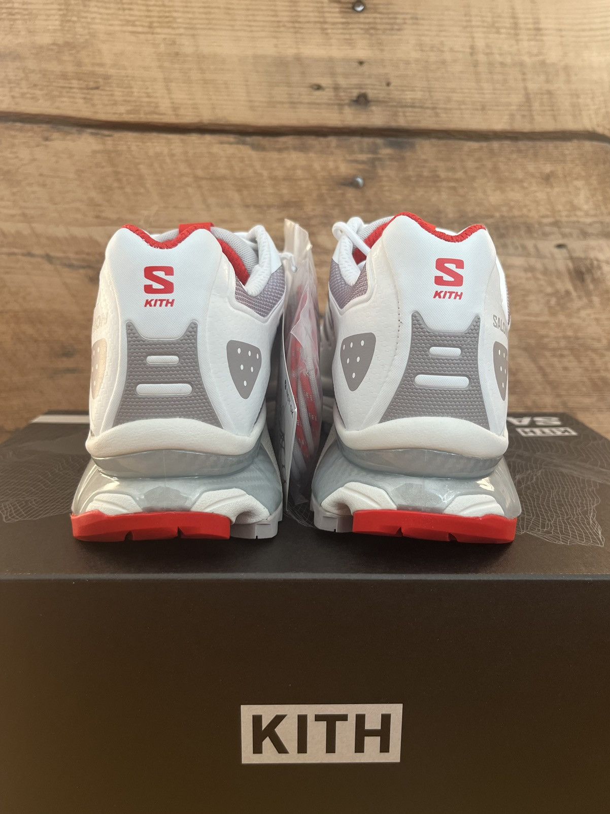 Kith × Salomon Salomon x Kith XT-4K Kithmas White Red L47771800 Size US 9.5 / EU 42-43 - 4 Thumbnail