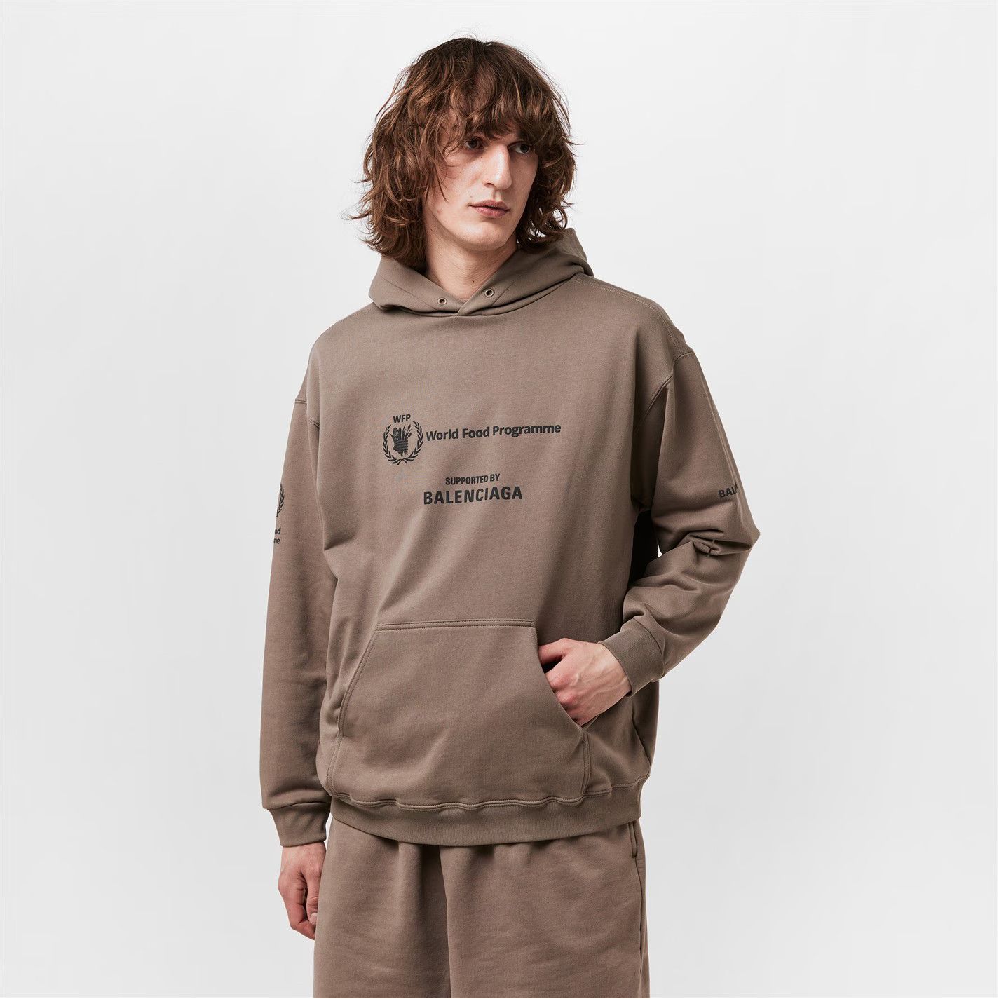 Balenciaga o1g2r1mq0226 Pull Over Relaxed Fit Hoodie In Taupe Size US XL / EU 56 / 4 - 3 Thumbnail
