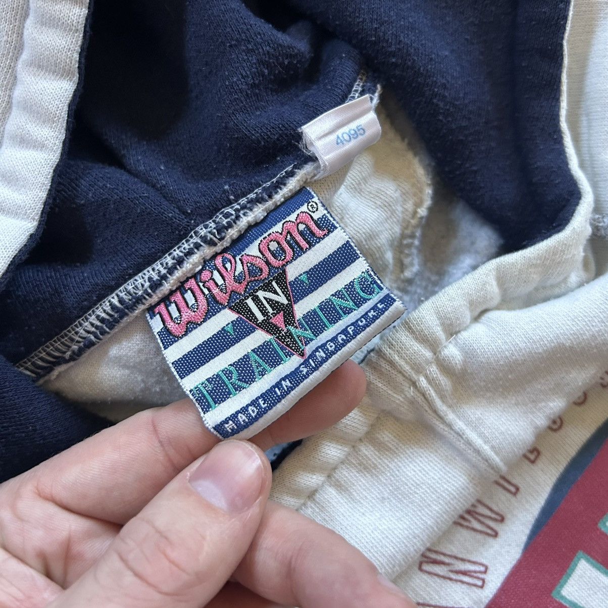 Wilson 90s WiLSON iN TRAiNiNG WiDE BOXY CROP FUNNEL NECK SWEATSHiRT Size M / US 6-8 / IT 42-44 - 4 Thumbnail