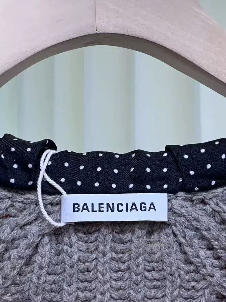 Balenciaga Balenciaga Scarf Logo Collar Knit Sweater Size XS / US 0-2 / IT 36-38 - 4 Thumbnail