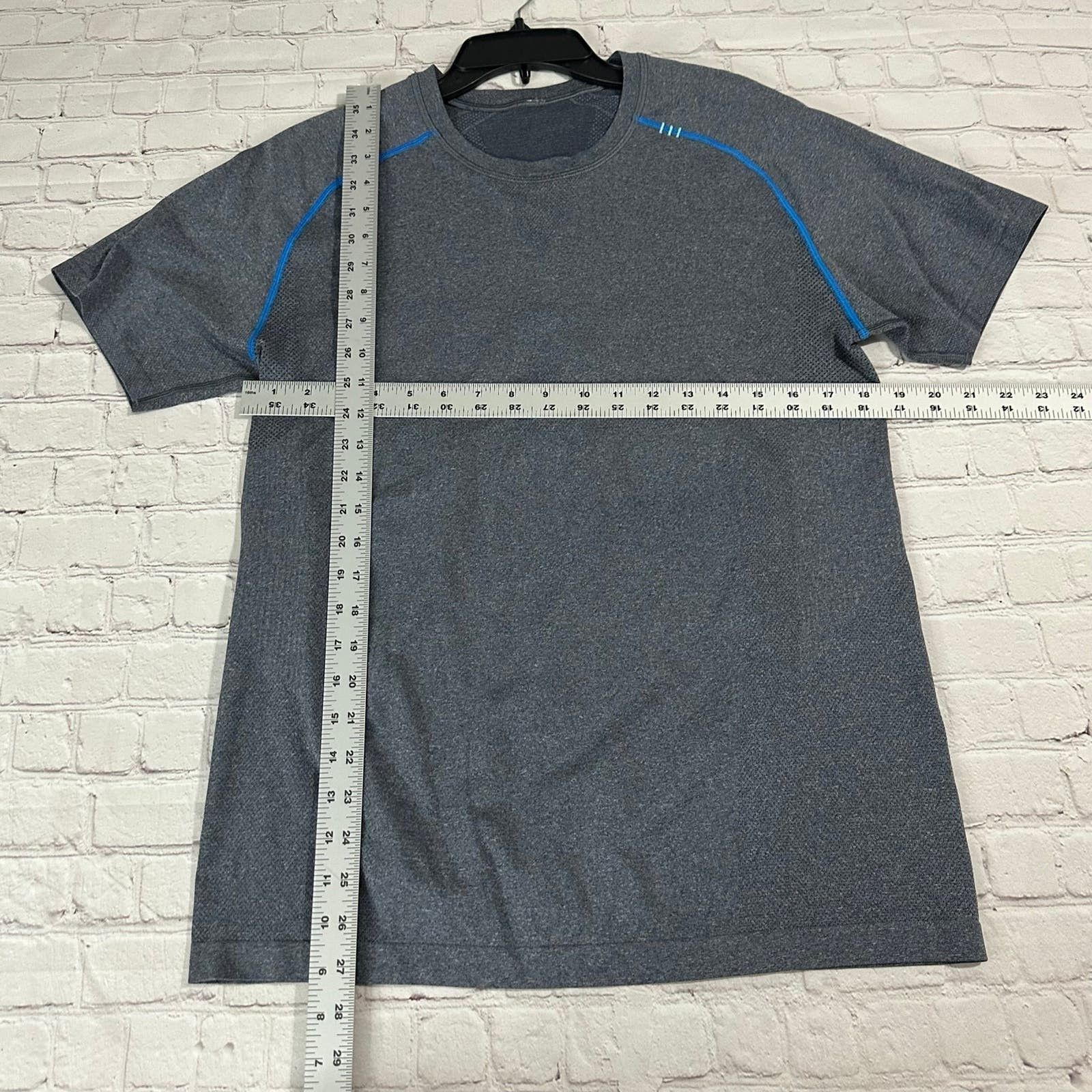 Lululemon Men’s Lululemon short sleeve t-shirt Size US M / EU 48-50 / 2 - 7 Thumbnail