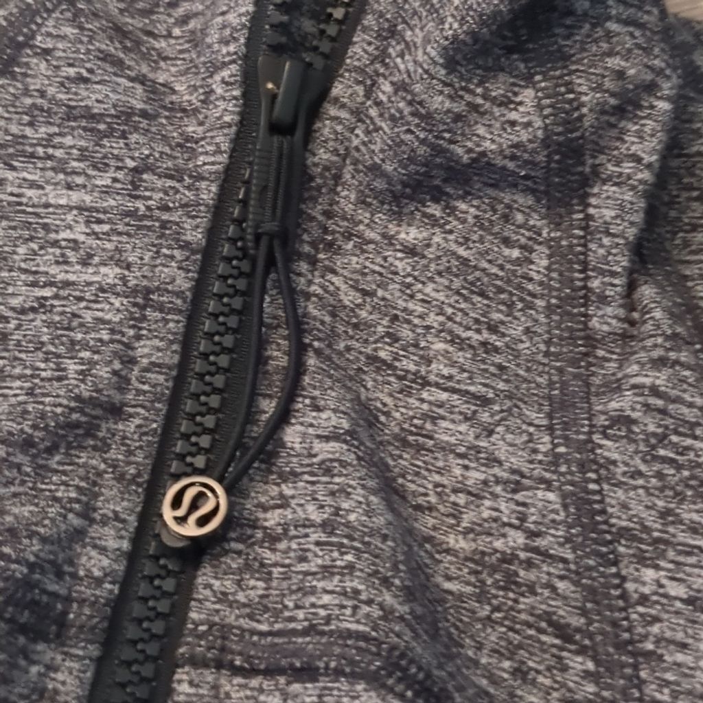 Lululemon Lululemon heathered black (first release) define jacket sz 4 Size S / US 4 / IT 40 - 4 Thumbnail