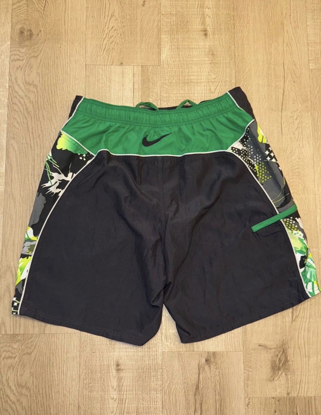 Nike Nike Green Floral Swim Trunks Mens XL Vintage Y2K Rare 90s Size US 36 / EU 52 - 6 Thumbnail