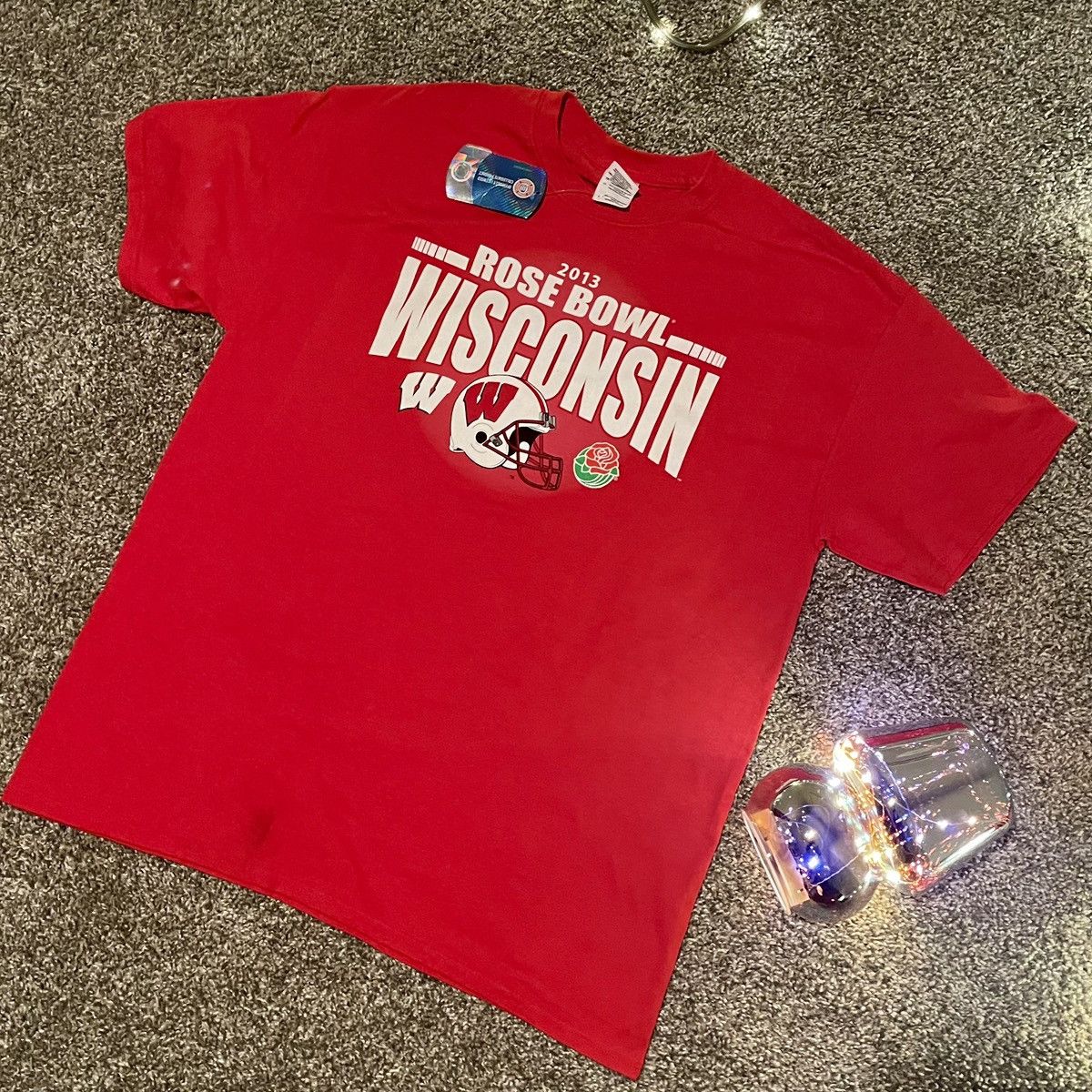 Gildan New Deadstock 2013 Wisconsin Badgers Rose Bowl NFL T-Shirt L Size US L / EU 52-54 / 3 - 1 Thumbnail