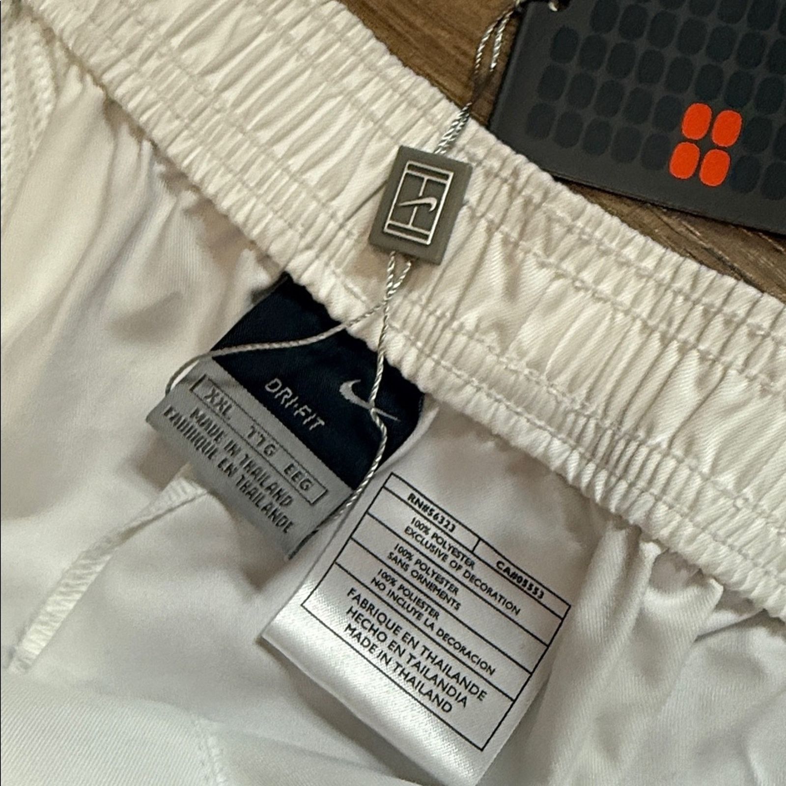 Nike 90s Nike Solo Swoosh Dri-Fit Tennis Shorts Size US 36 / EU 52 - 8 Thumbnail