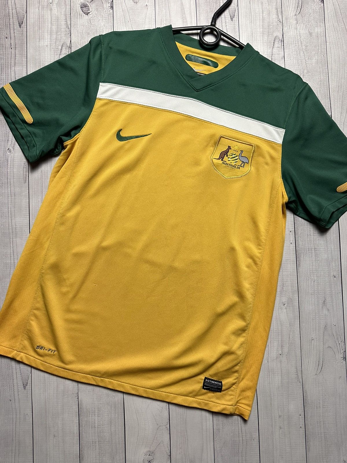 Nike × Vintage Vintage Australia soccer jersey Nike logo size M Size US M / EU 48-50 / 2 - 2 Thumbnail