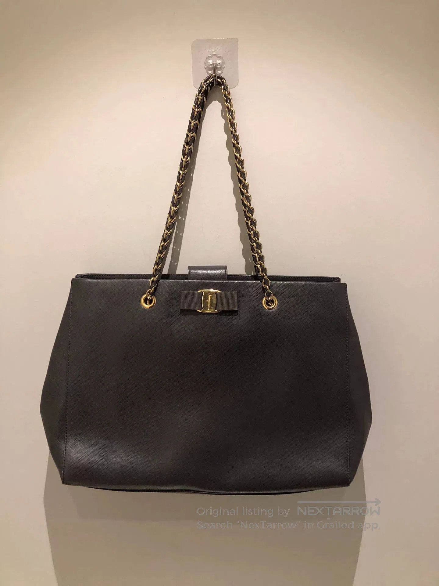 Salvatore Ferragamo Ferragamo Bow Chain Handbag. Size ONE SIZE - 1 Thumbnail