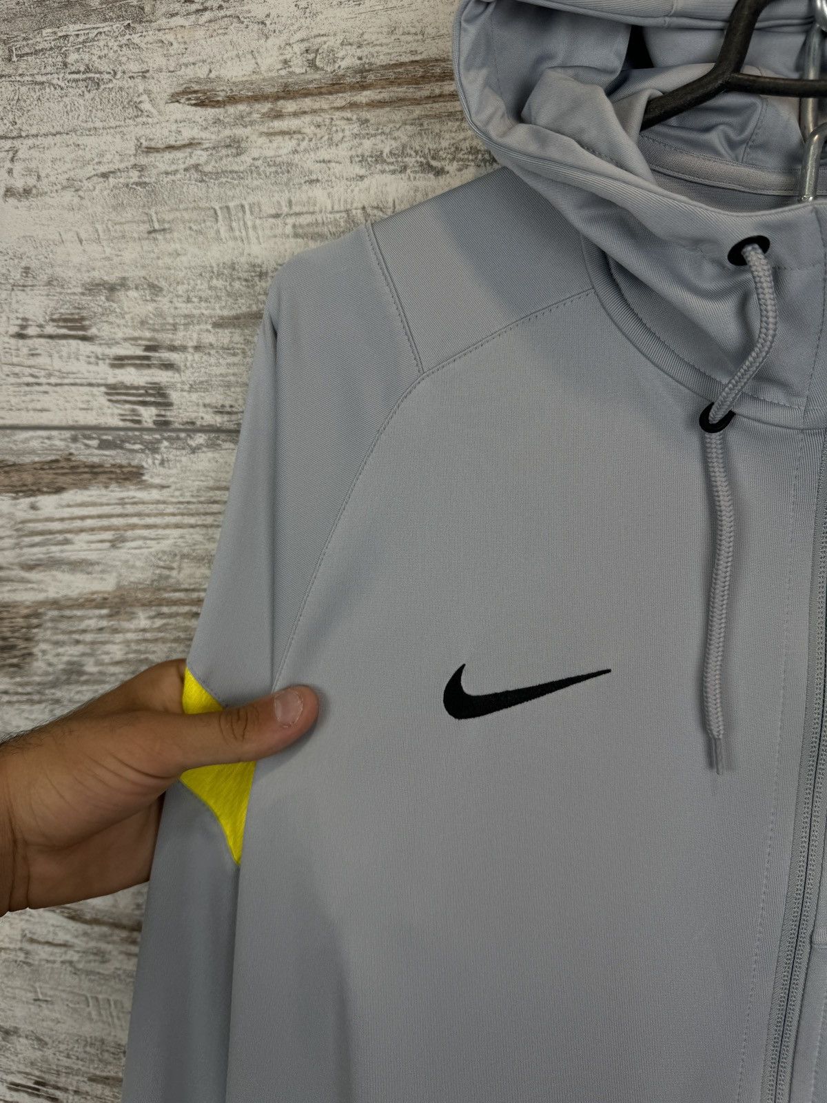 Chelsea Soccer × Nike Mens Vintage Nike FC Chelsea Track Jacket zip hoodie Size US L / EU 52-54 / 3 - 5 Thumbnail