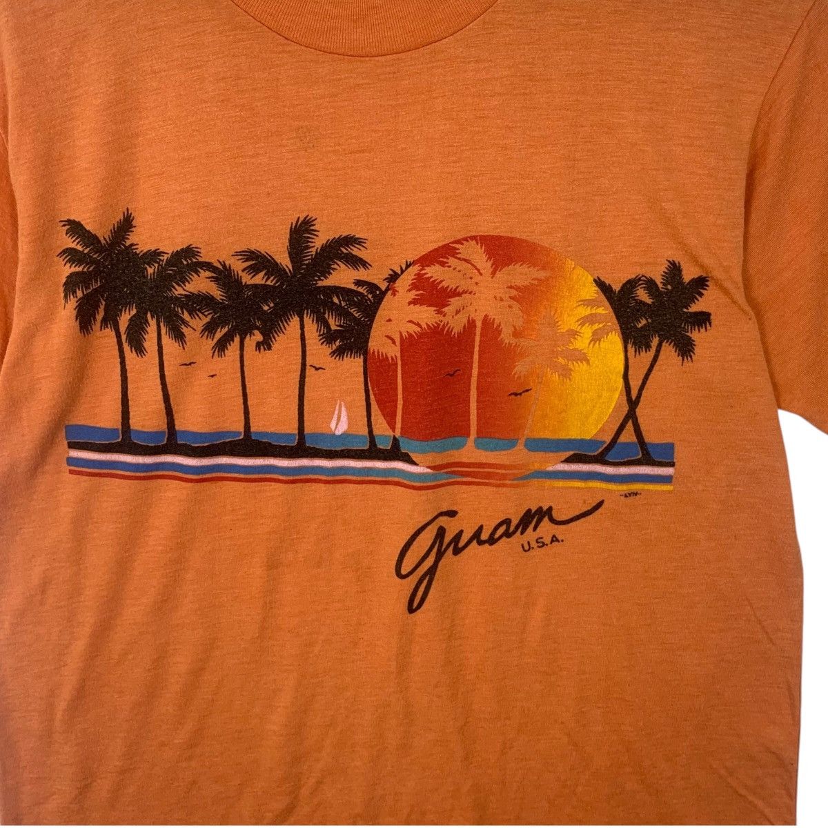 Vintage Vintage 70’ GUAM USA HAWAII Sunstrokes Polytees Tee Shirt Size US L / EU 52-54 / 3 - 3 Thumbnail