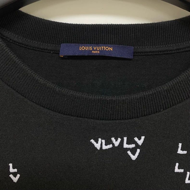Louis Vuitton Louis Vuitton Black full print small plane short sleeve Size US XL / EU 56 / 4 - 2 Thumbnail