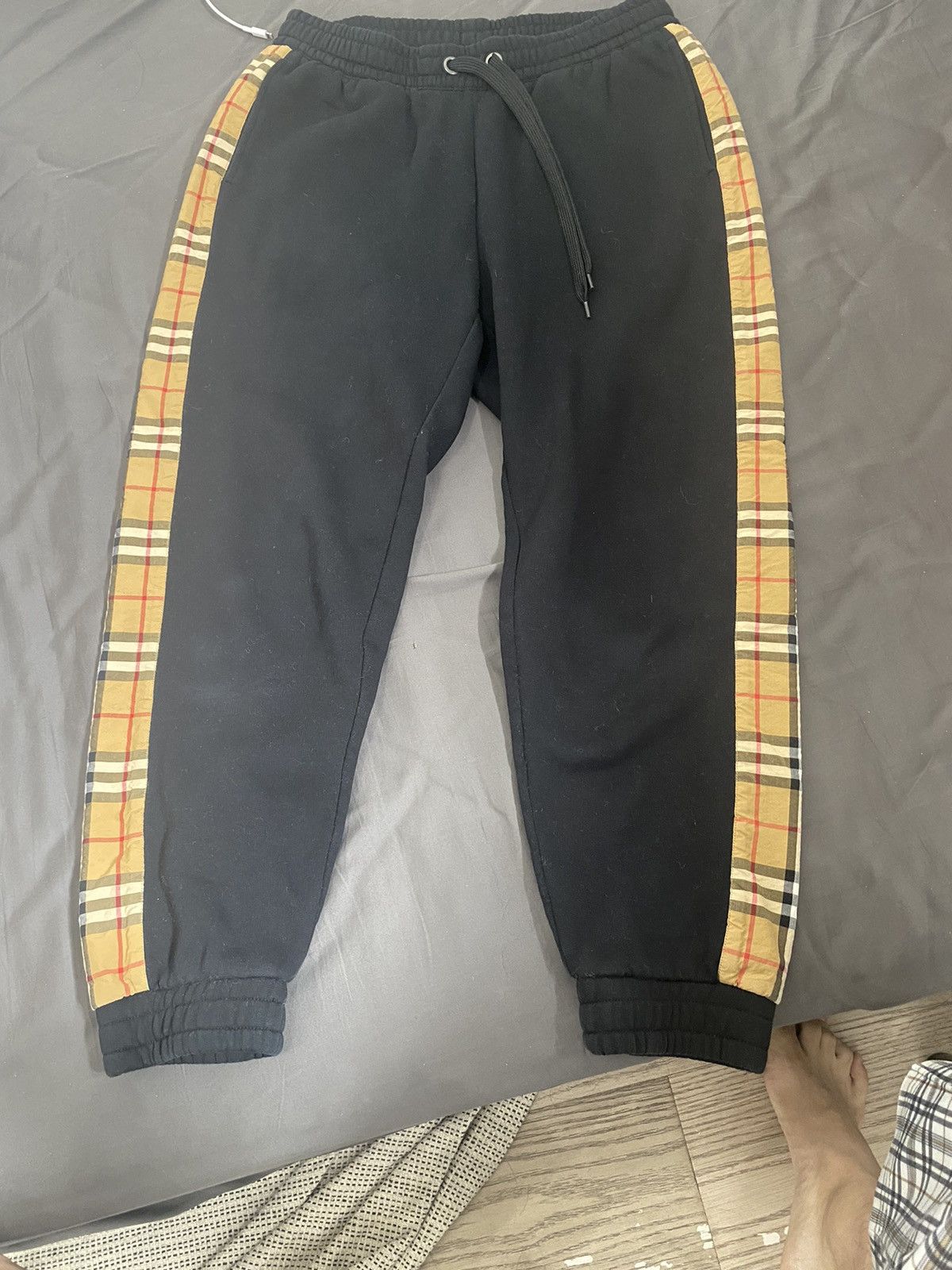 Burberry Burberry BIG Logo pants Size L with cheap shipping!!! Size US 34 / EU 50 - 1 Thumbnail