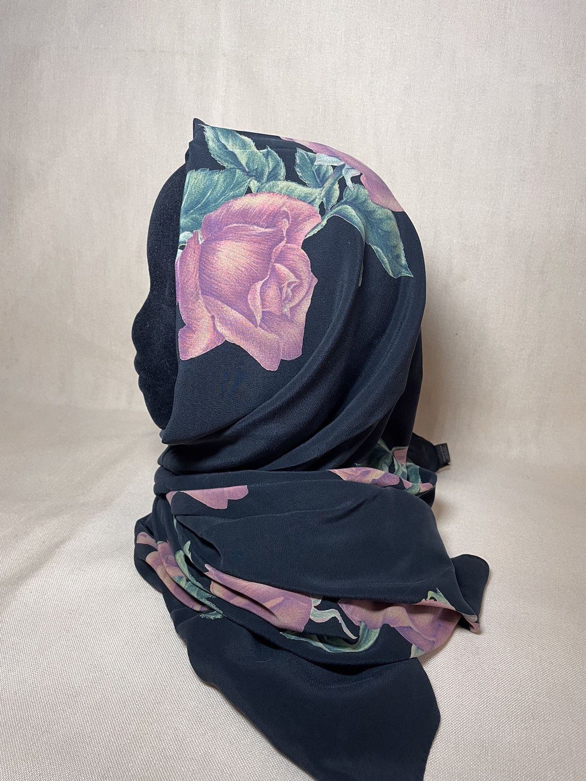 Fabric Brand & Co. Fabric Frontline Zurich black floral scarf Size ONE SIZE - 7 Thumbnail