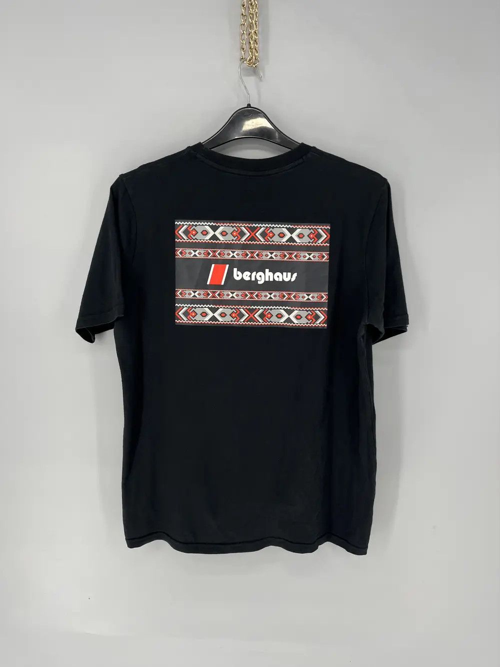Berghaus Vintage Berghaus T-shirt outdoor hiking Big logo Size US L / EU 52-54 / 3 - 1 Thumbnail