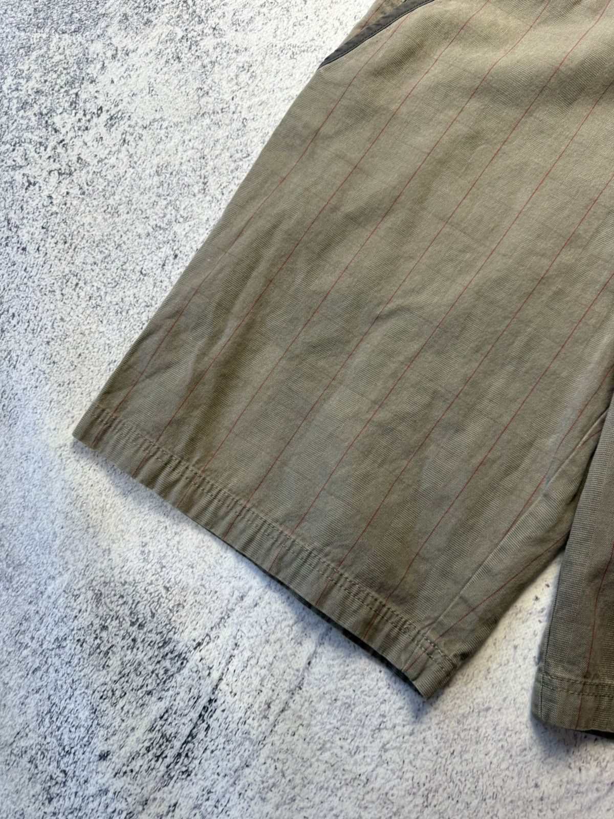 Nike Vintage Nike Shorts Japanese Y2K Size US 32 / EU 48 - 14 Thumbnail
