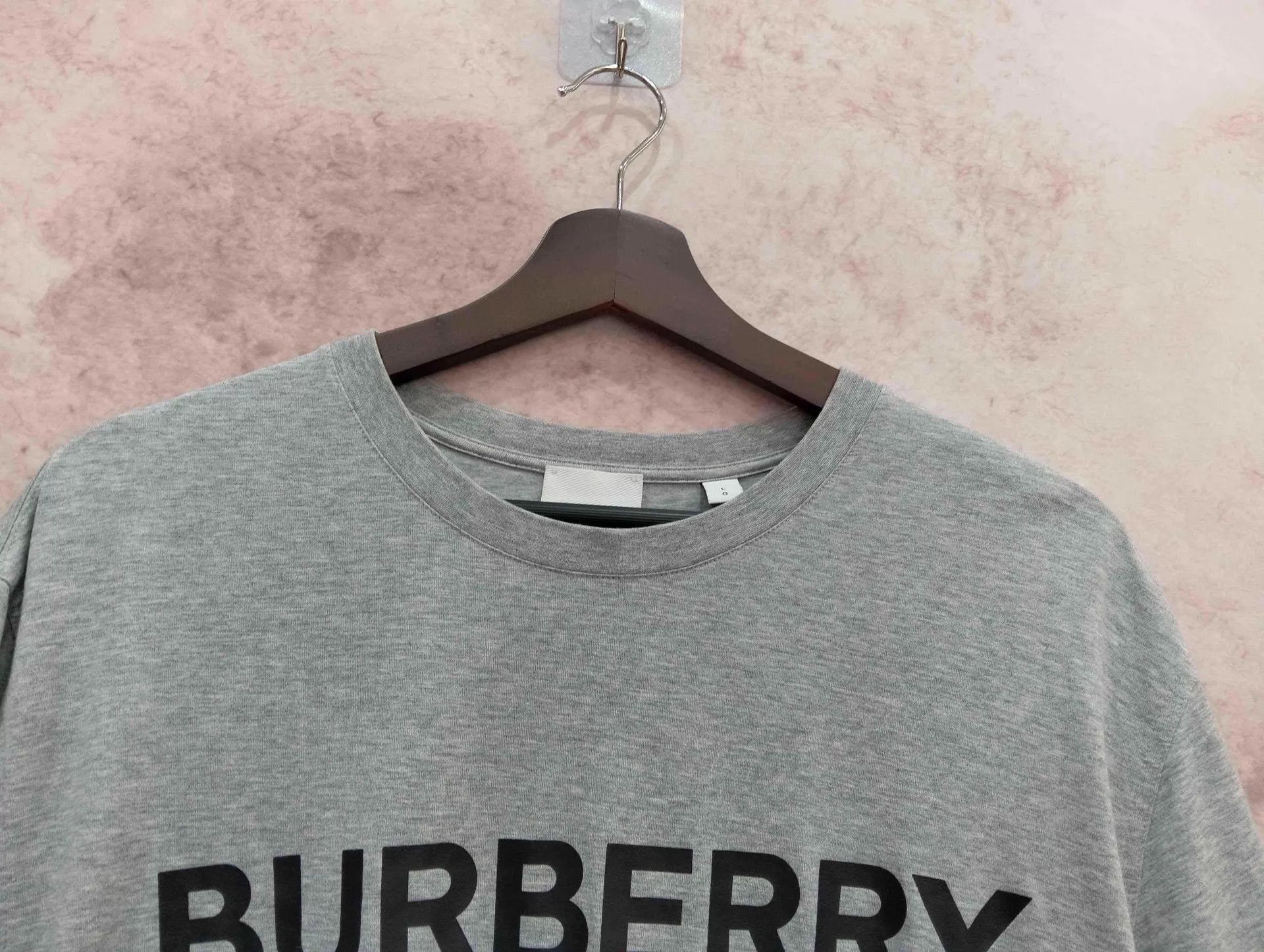 Burberry Burberry Logo Gray Short Sleeve T-shirt L Size US L / EU 52-54 / 3 - 8 Thumbnail