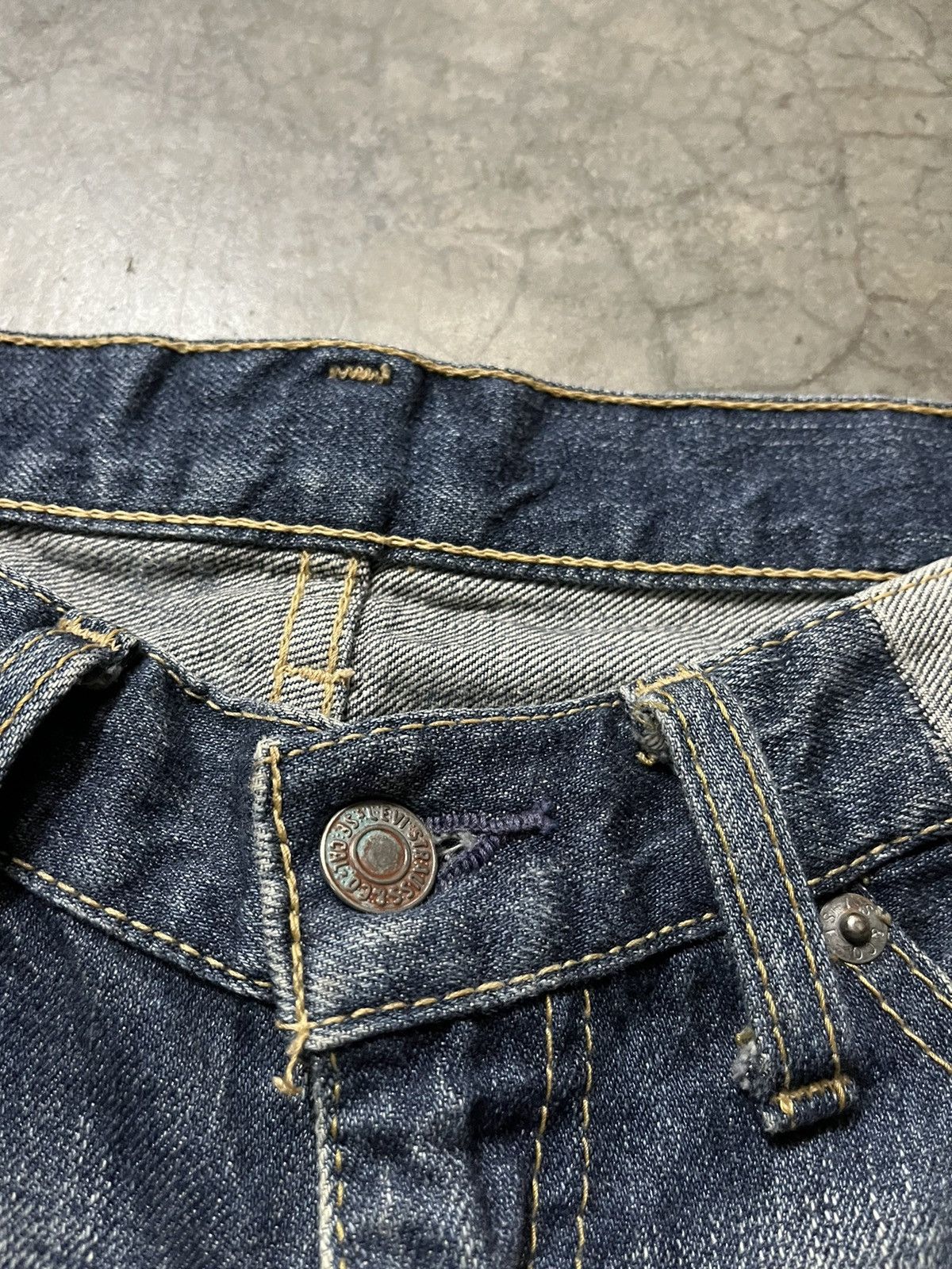 Levi's Vintage Levis 517 grunge distressed bootcut flare jeans Size US 31 - 6 Thumbnail