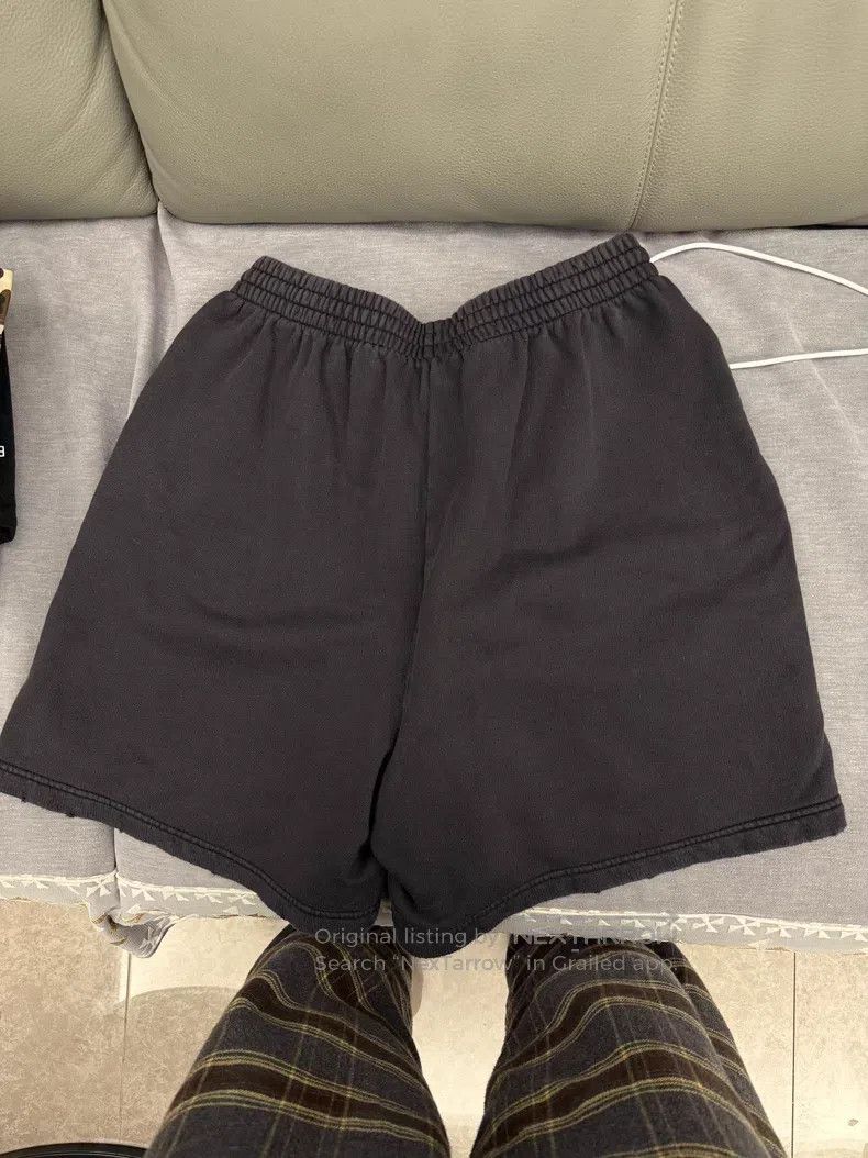 Balenciaga Balenciaga size XXS Wheat Ear BB Letter Washed Short Pants Size US 27 - 6 Thumbnail