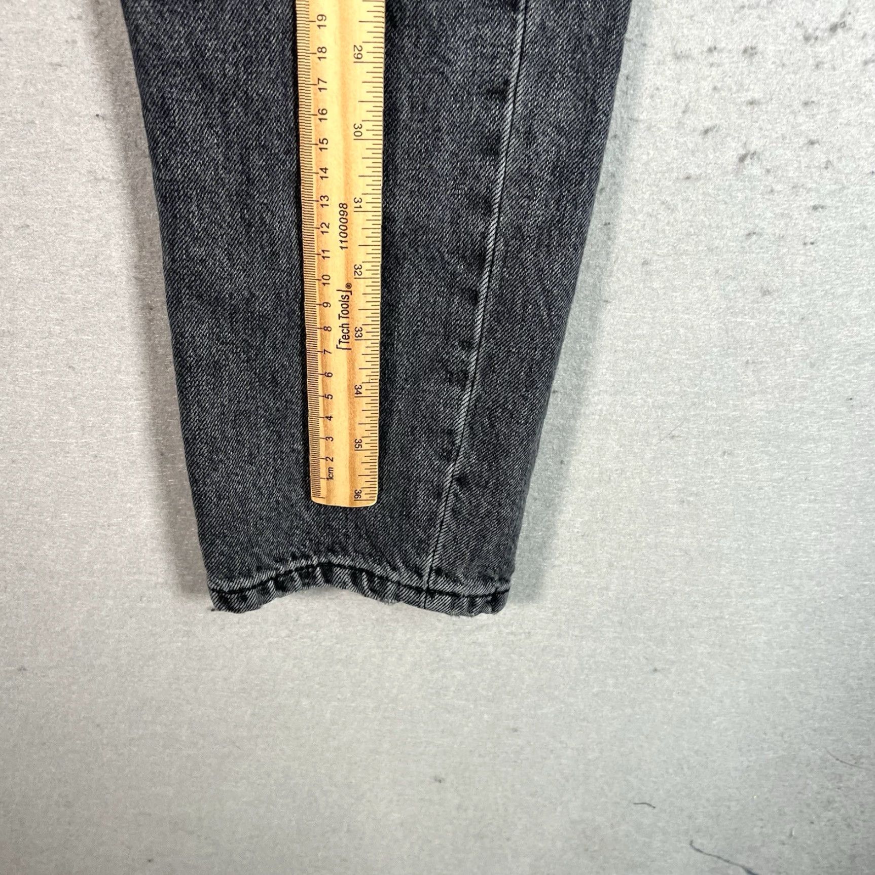Everlane VINTAGE Everlane Jeans Womens Size 26 Black Organic Cotton Tapered Leg 90s Style Boyfriends? Size 26" / US 2 / IT 38 - 4 Thumbnail