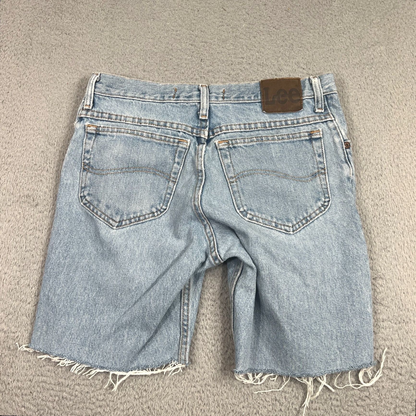 Lee LEE Bermuda Shorts Denim 31 Blue Light Wash Regular Fit 5-Pocket Men Size 31 Beach Summer USA Vintage? (Note: Vintage flag omitted if not vintage) Size US 31 - 7 Thumbnail